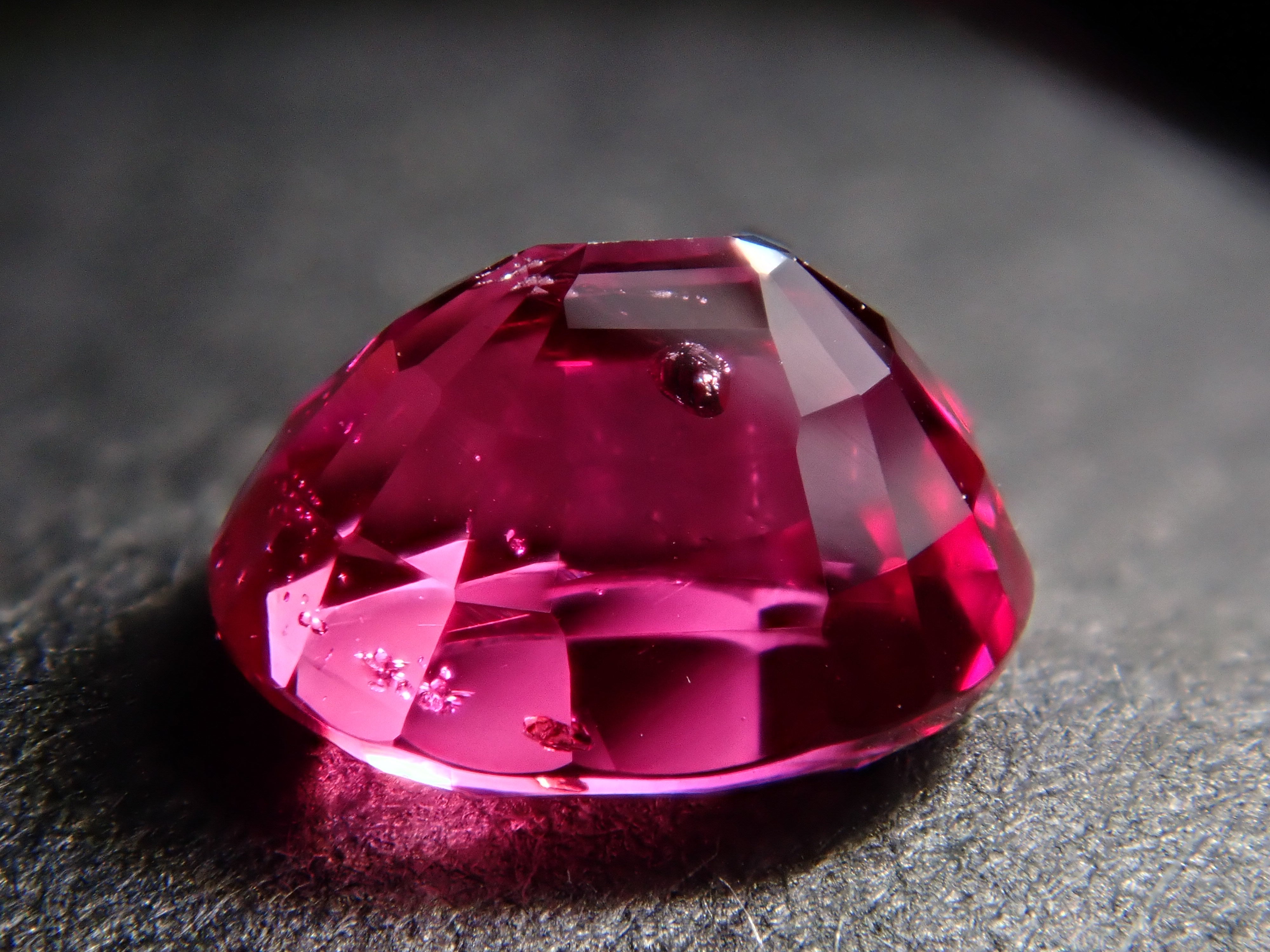 ミャンマー産非加熱ピジョンブラッドルビー  0.640ctルース AIGS