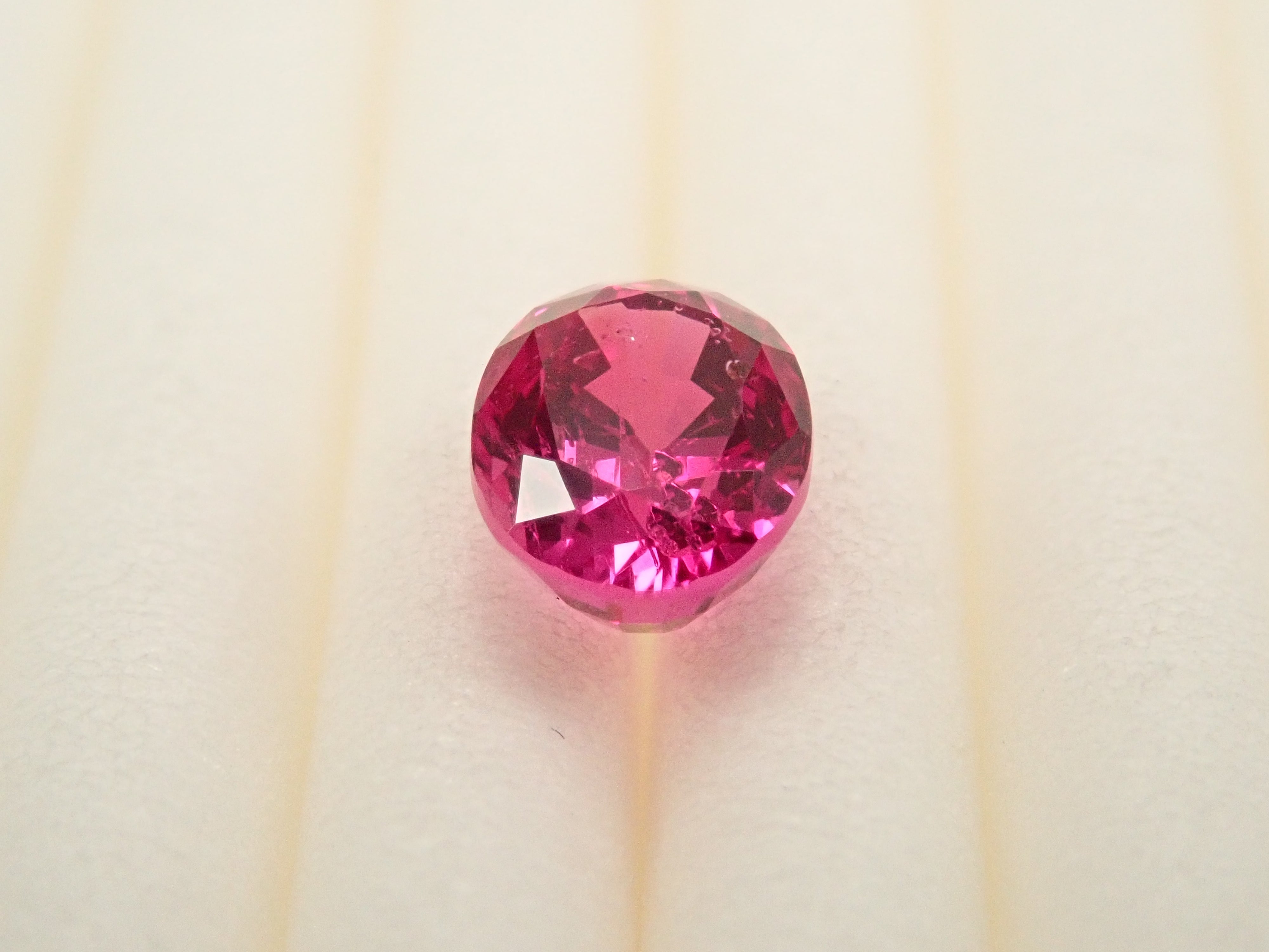 ミャンマー産非加熱ピジョンブラッドルビー  0.640ctルース AIGS