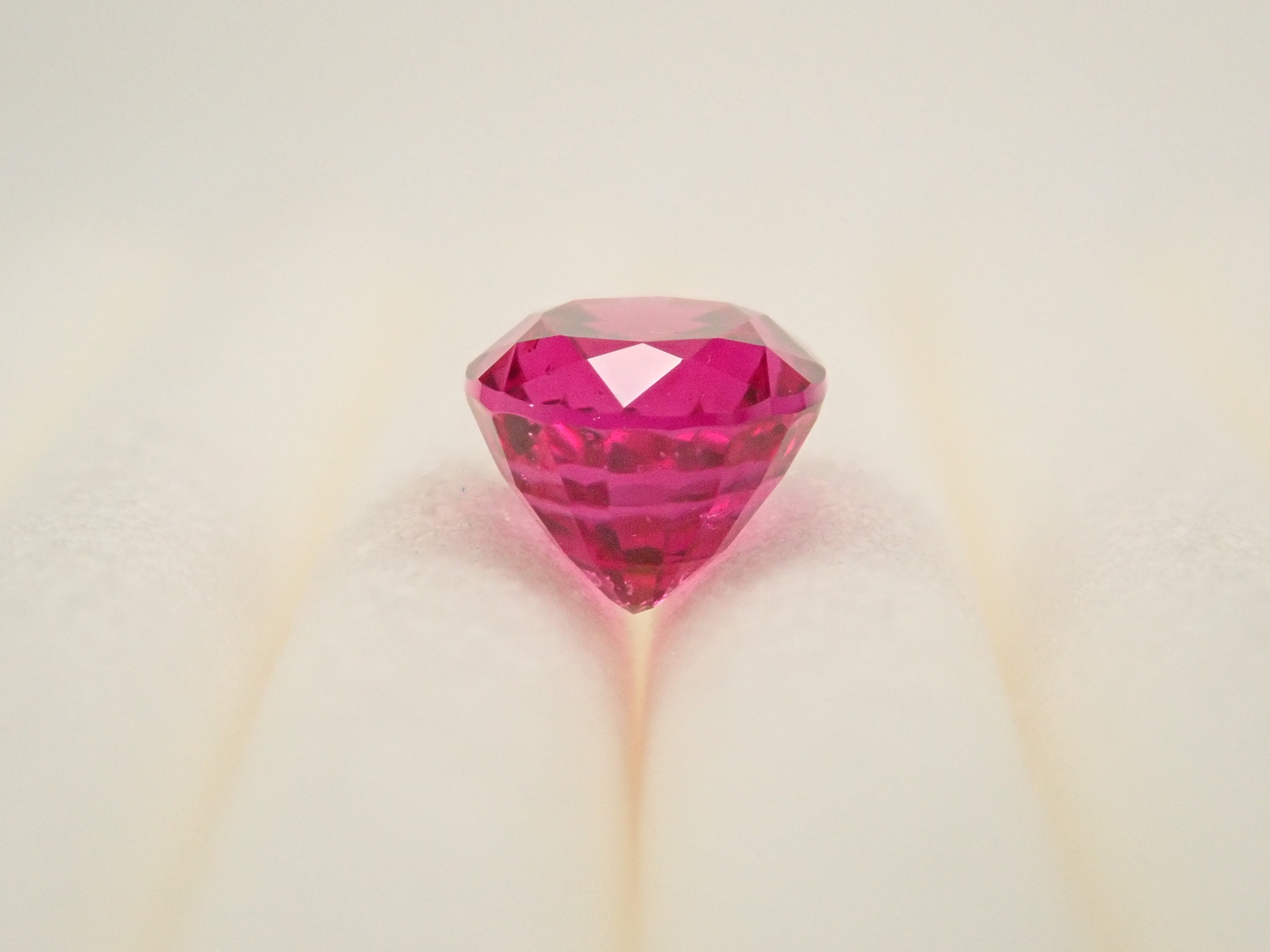 ミャンマー産非加熱ピジョンブラッドルビー  0.640ctルース AIGS