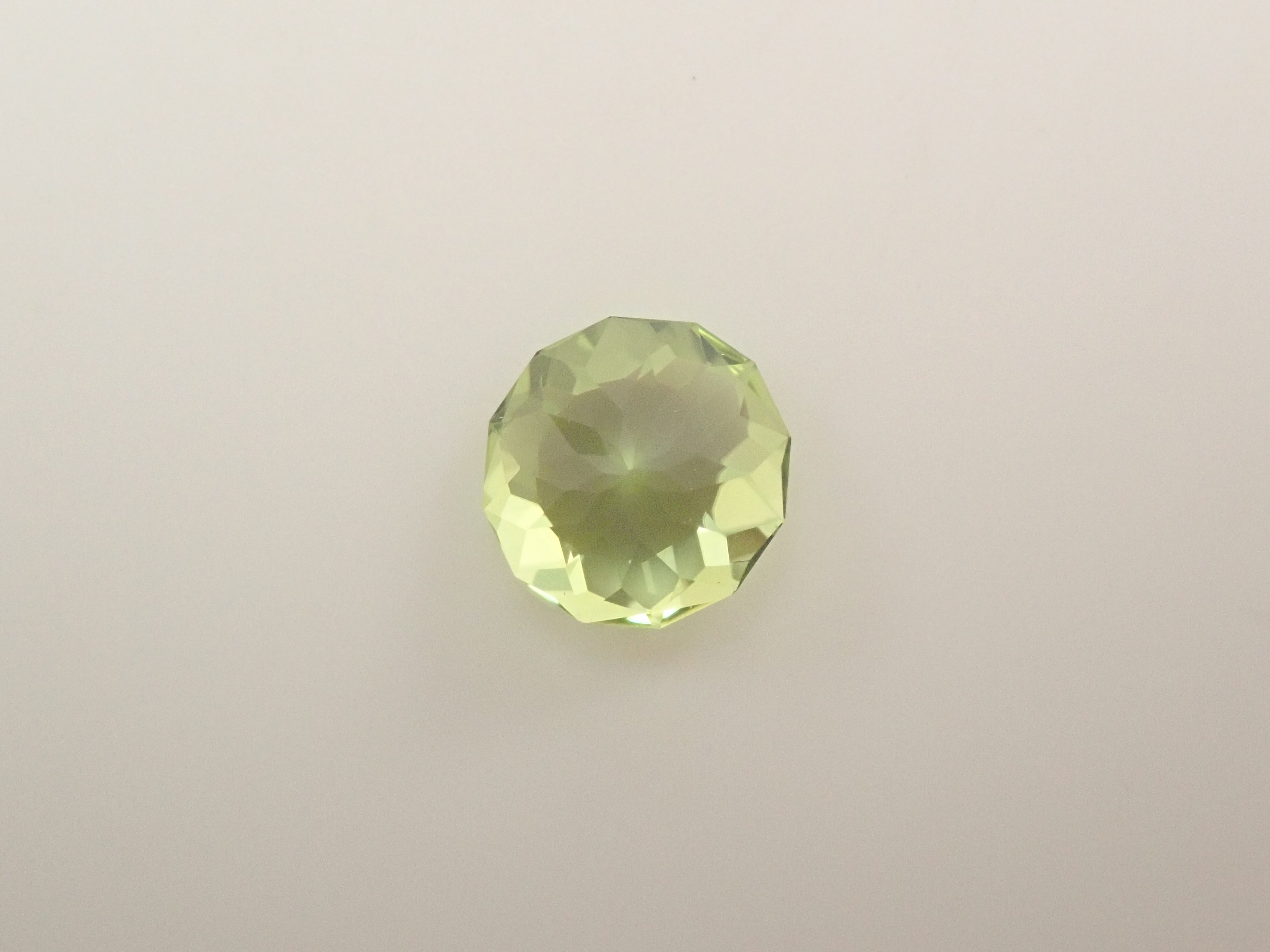 パキスタン産ペリドット 5.0mm/0.517ctルース