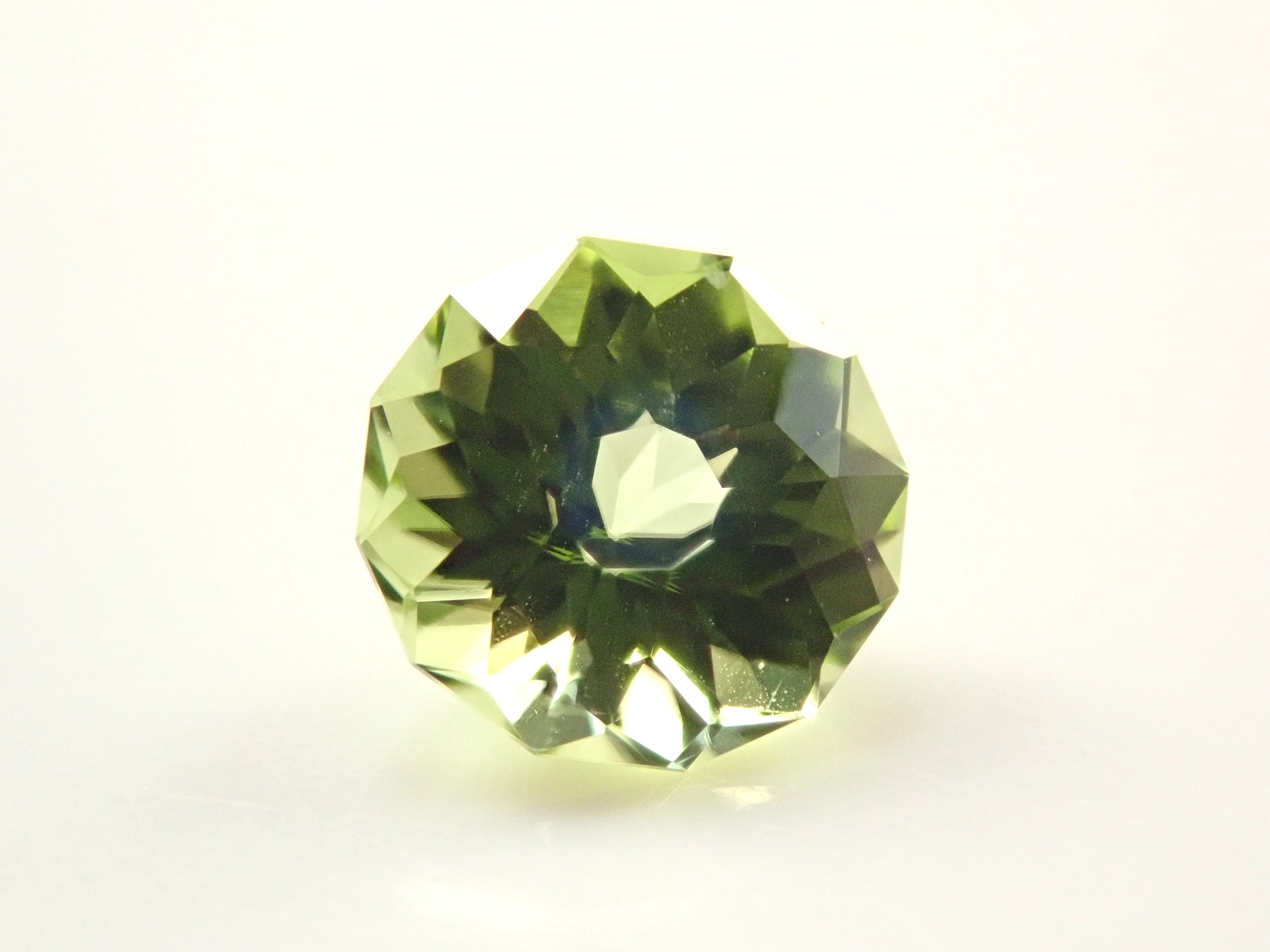 パキスタン産ペリドット 5.0mm/0.517ctルース