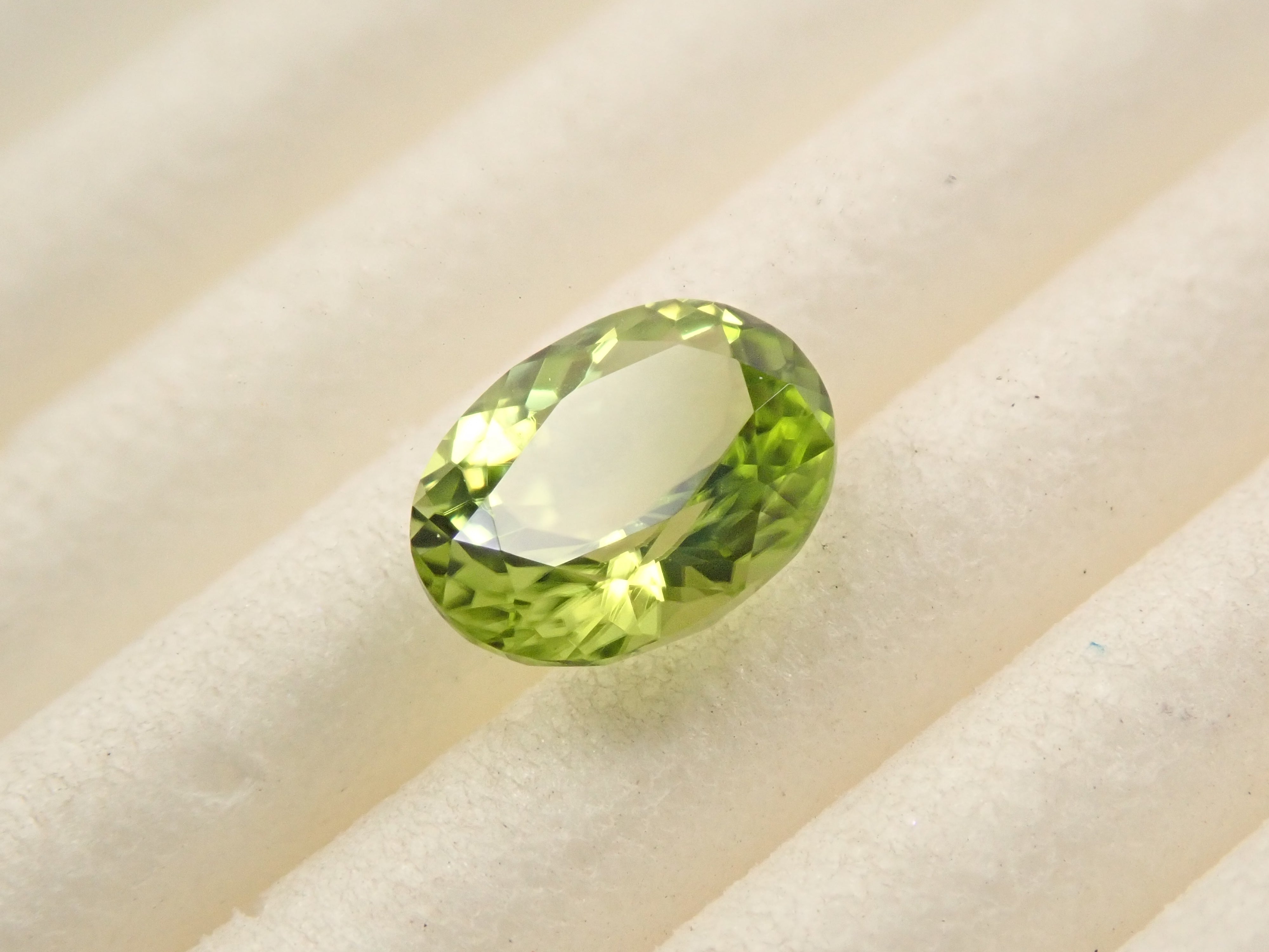 パキスタン産ペリドット 0.649ctルース