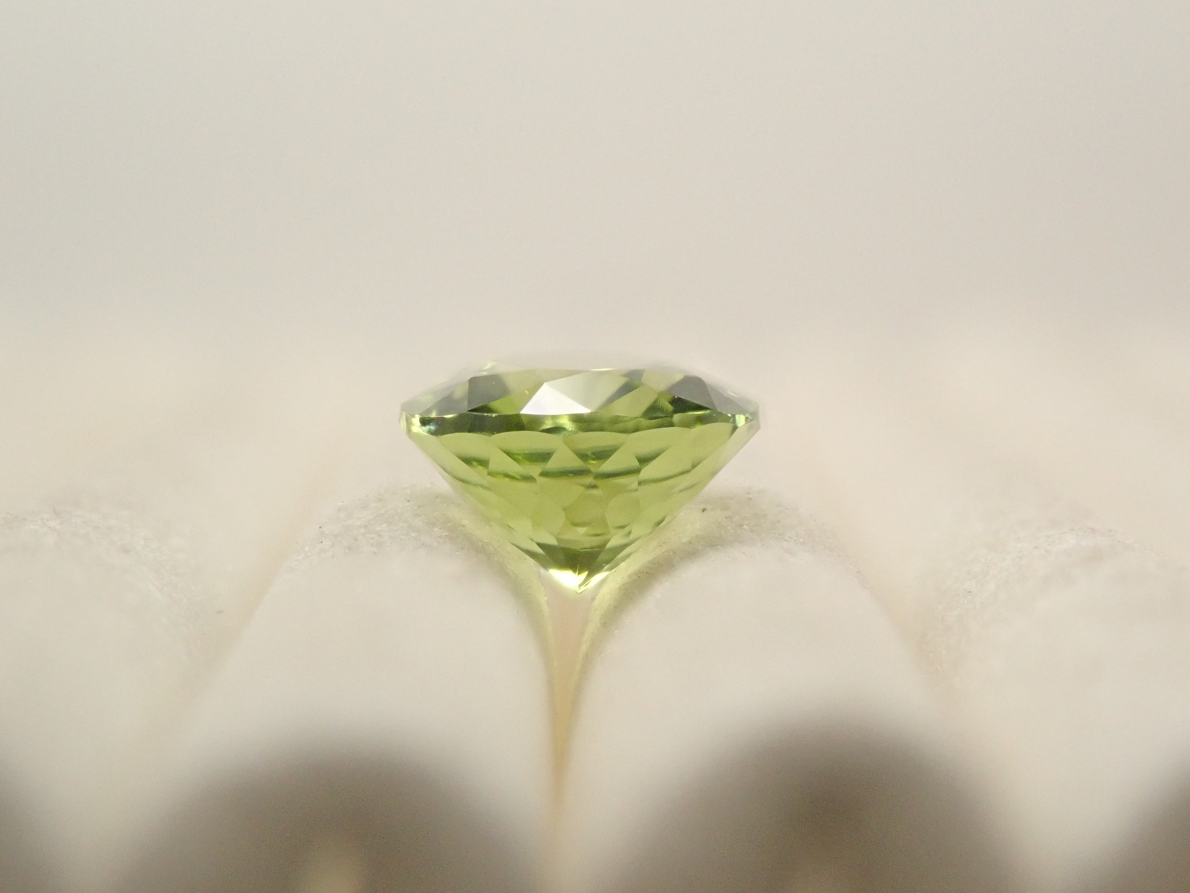 パキスタン産ペリドット 0.649ctルース