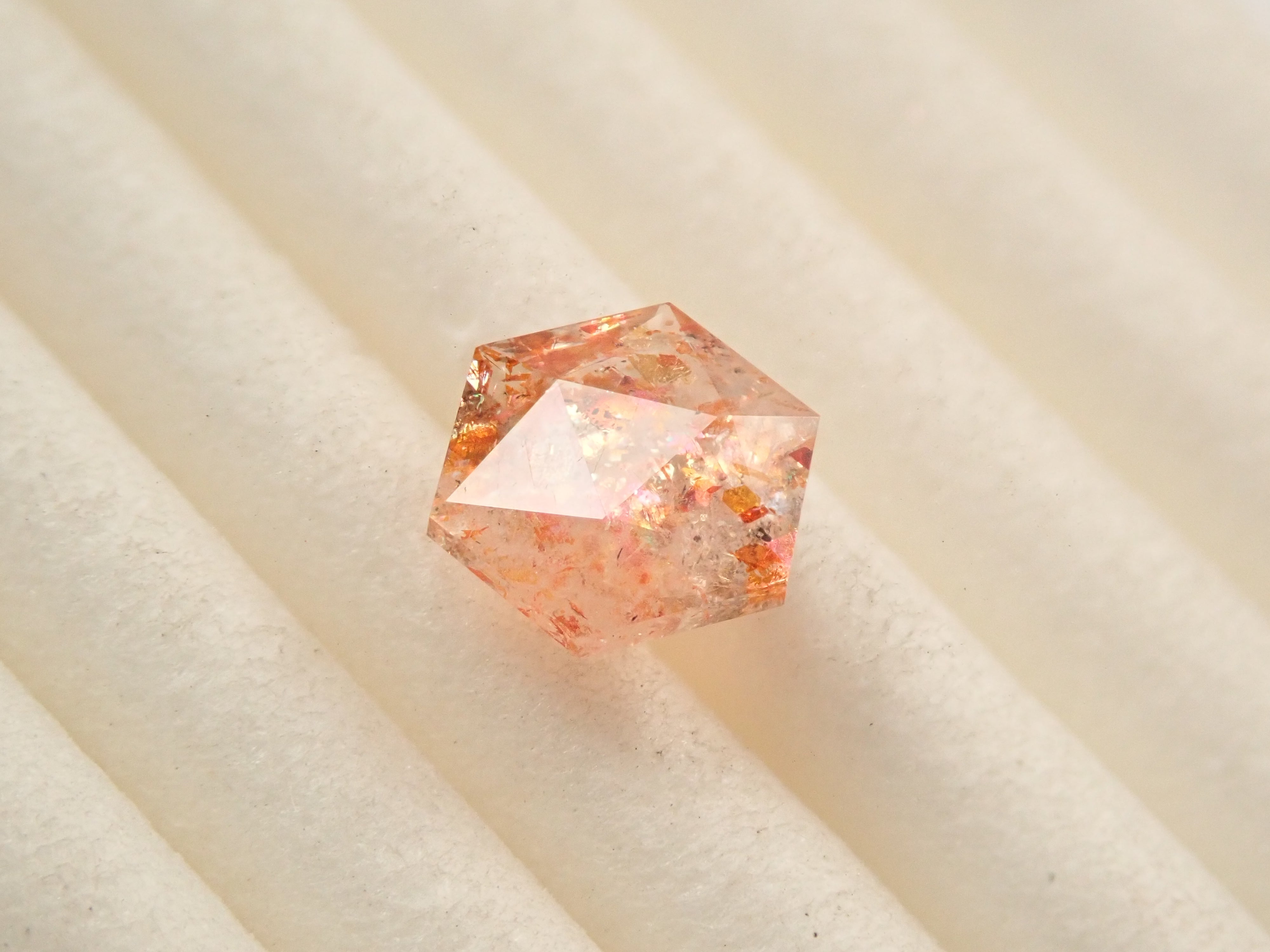 タンザニア産サンストーン（イリュージョンサンストーン） 0.777ctルース