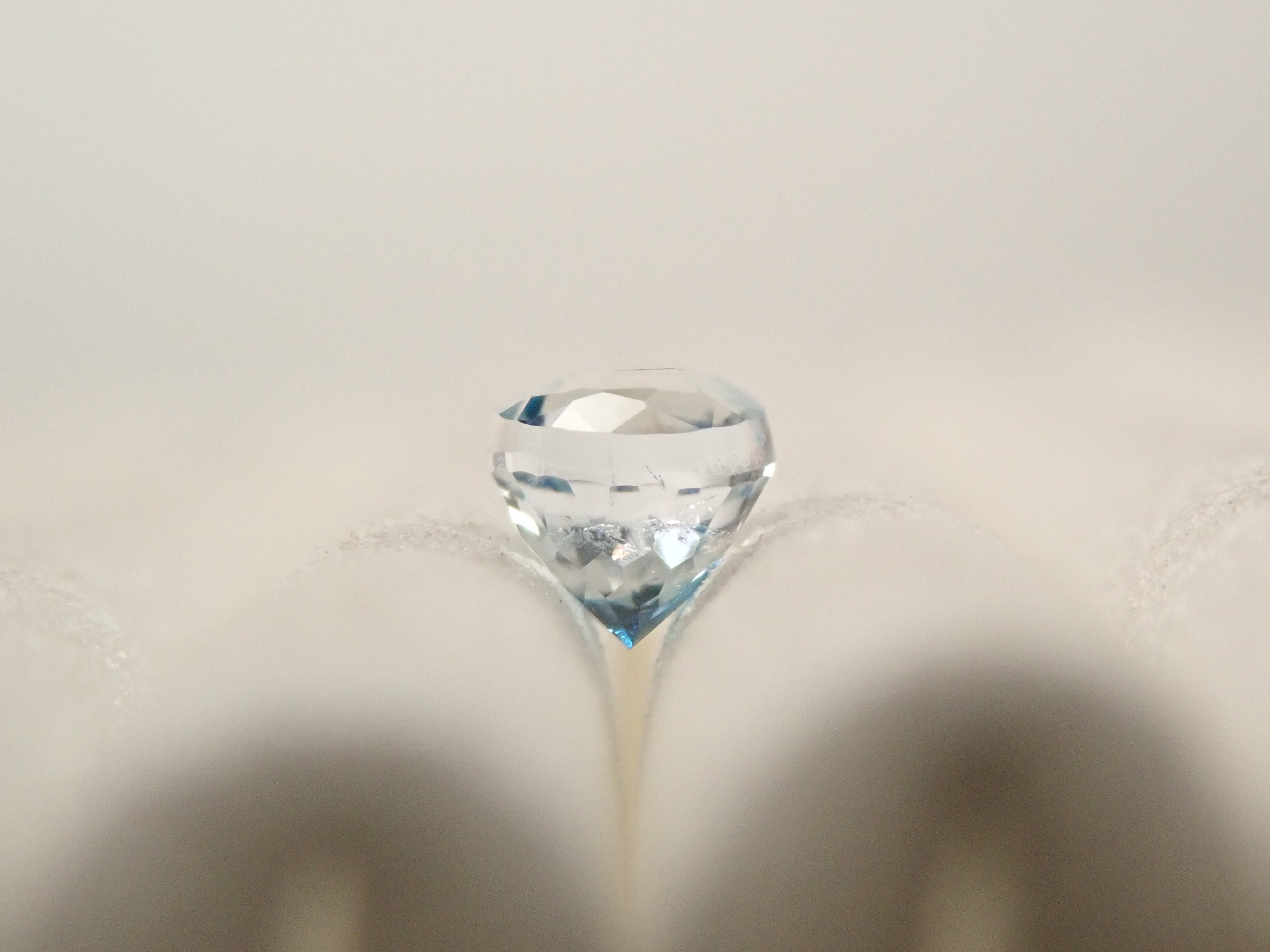 ジンバブエ産バイカラーユークレース 0.206ctルース