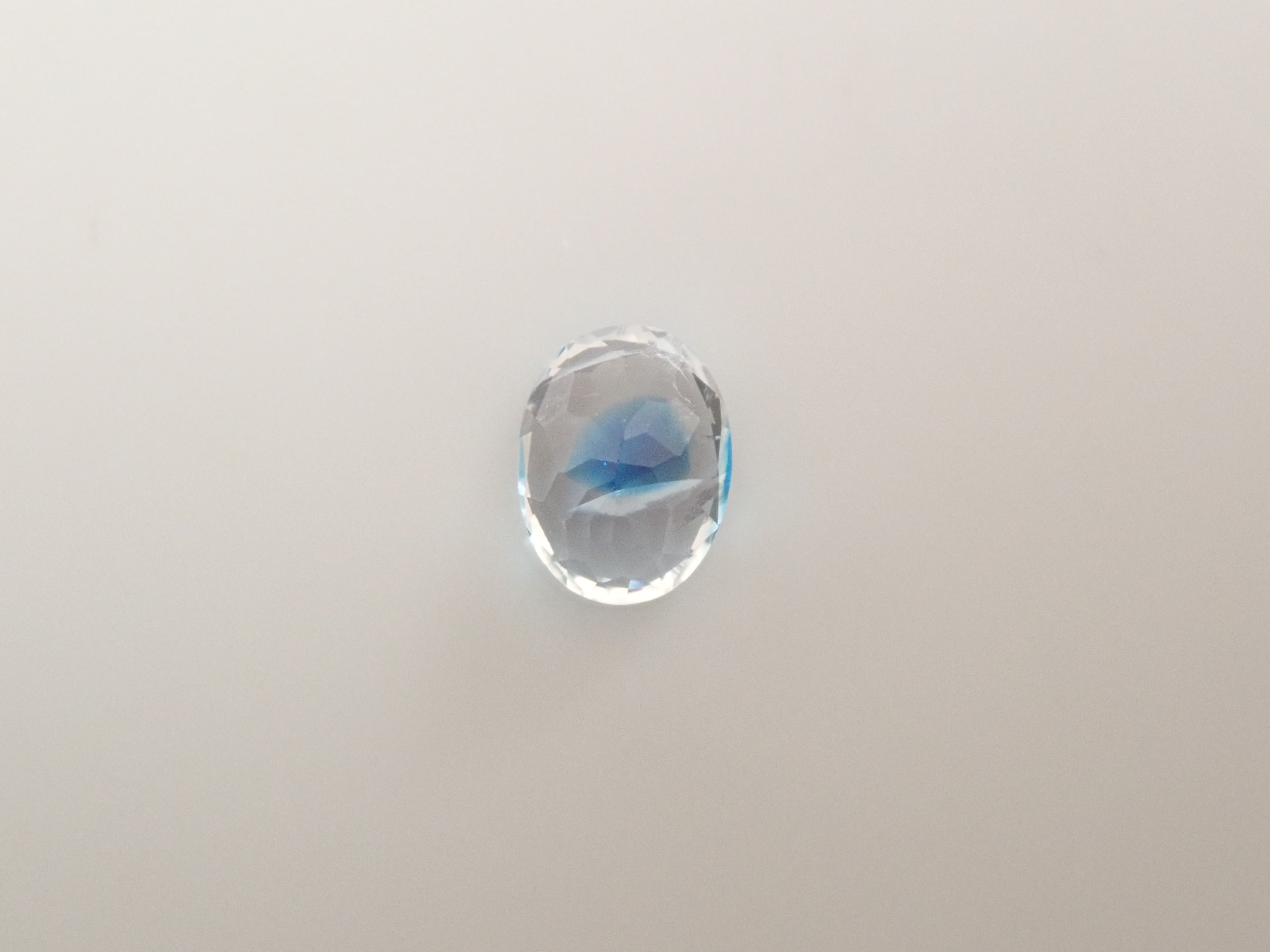 ジンバブエ産バイカラーユークレース 0.206ctルース