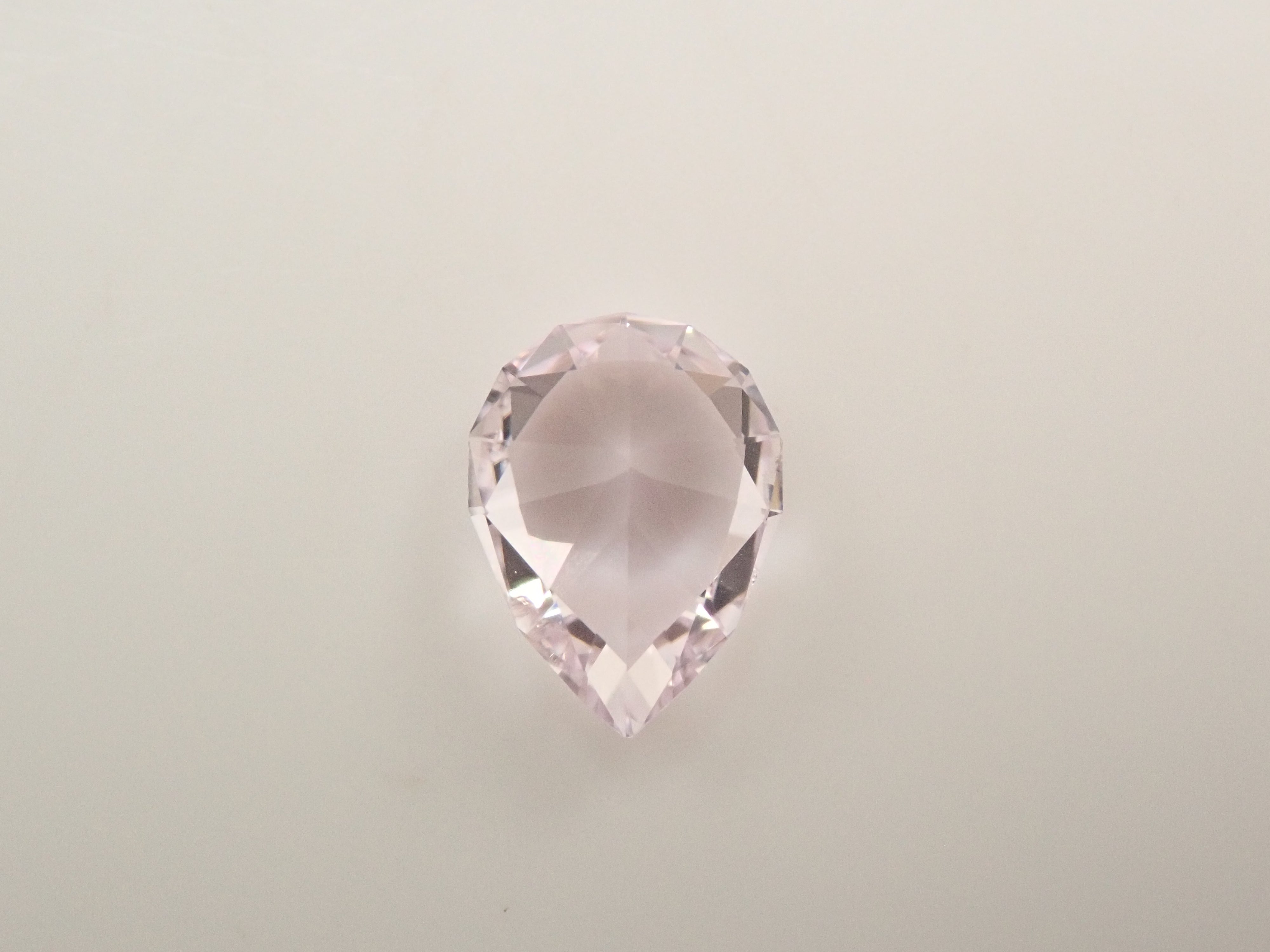 アフガニスタン産クンツァイト 0.753ctルース