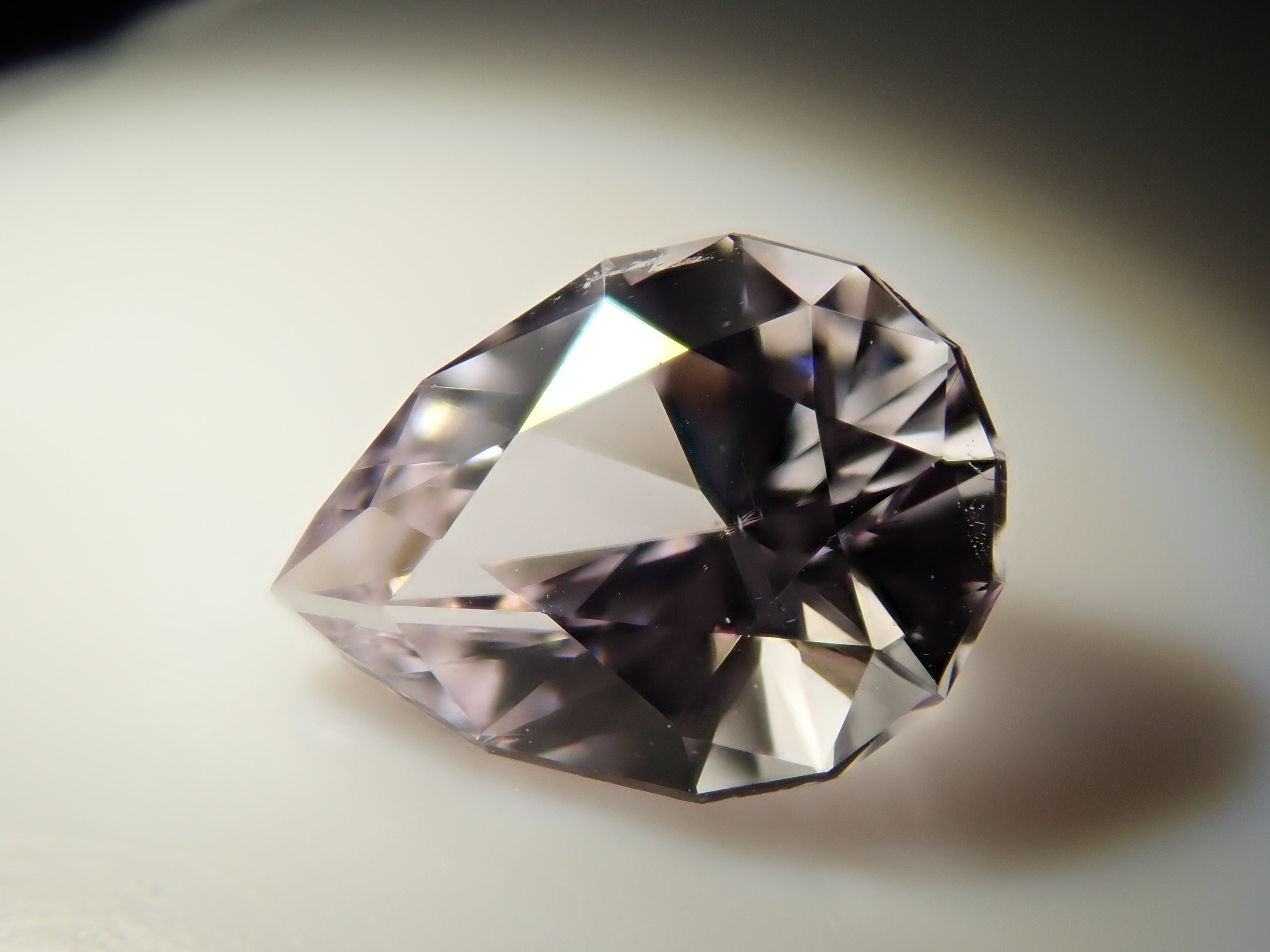 アフガニスタン産クンツァイト 0.753ctルース