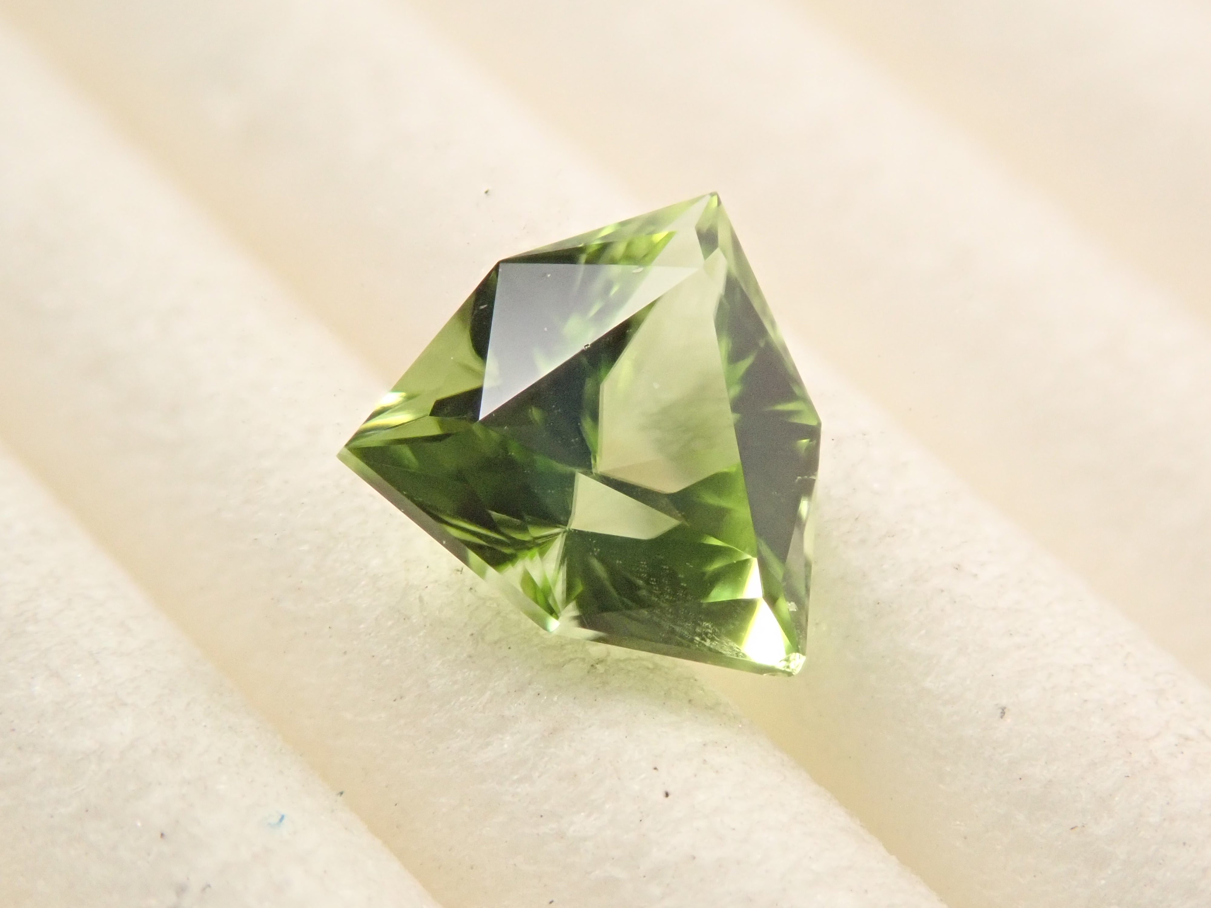 アメリカ産ペリドット 0.635ctルース