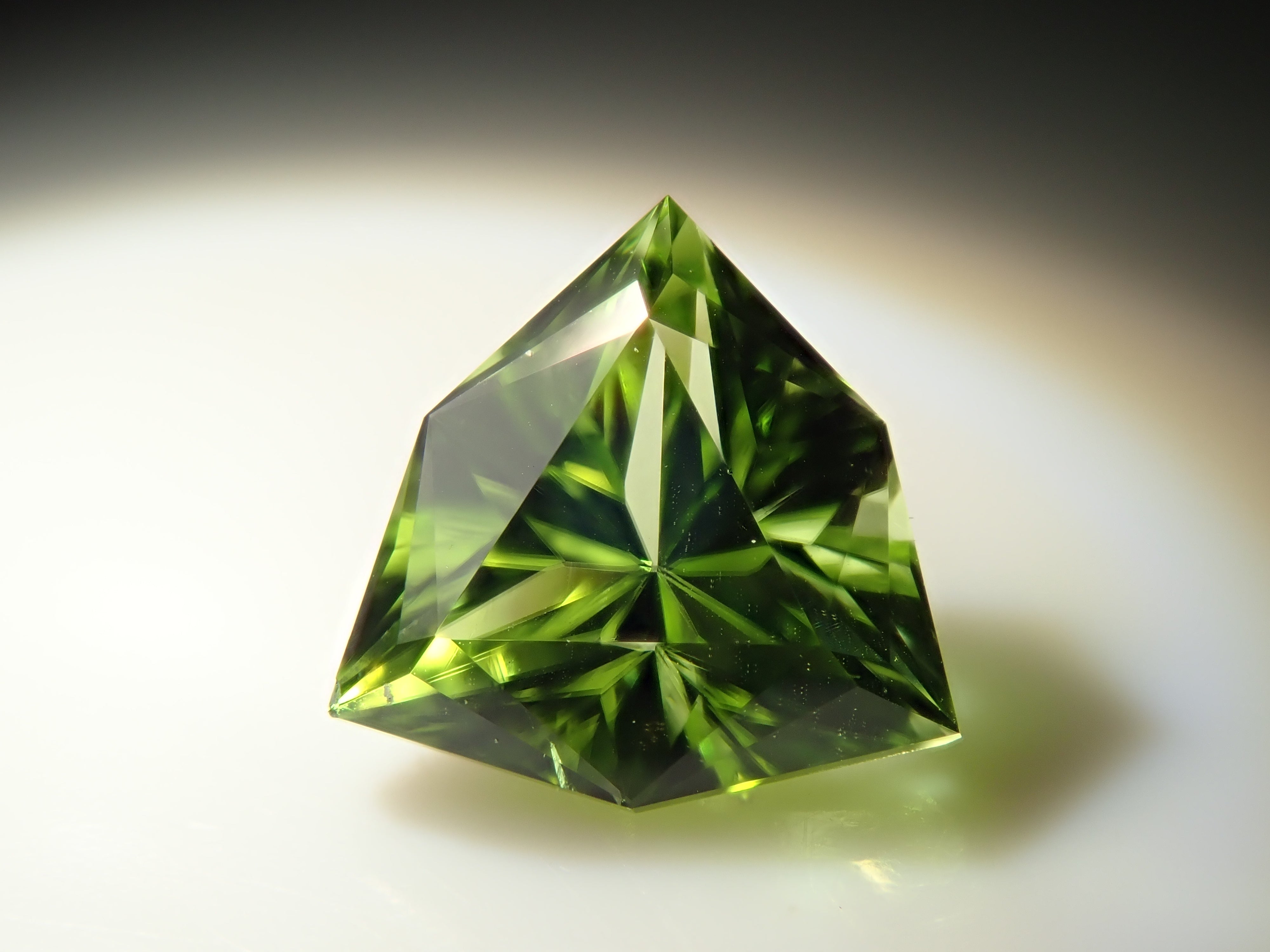 アメリカ産ペリドット 0.635ctルース