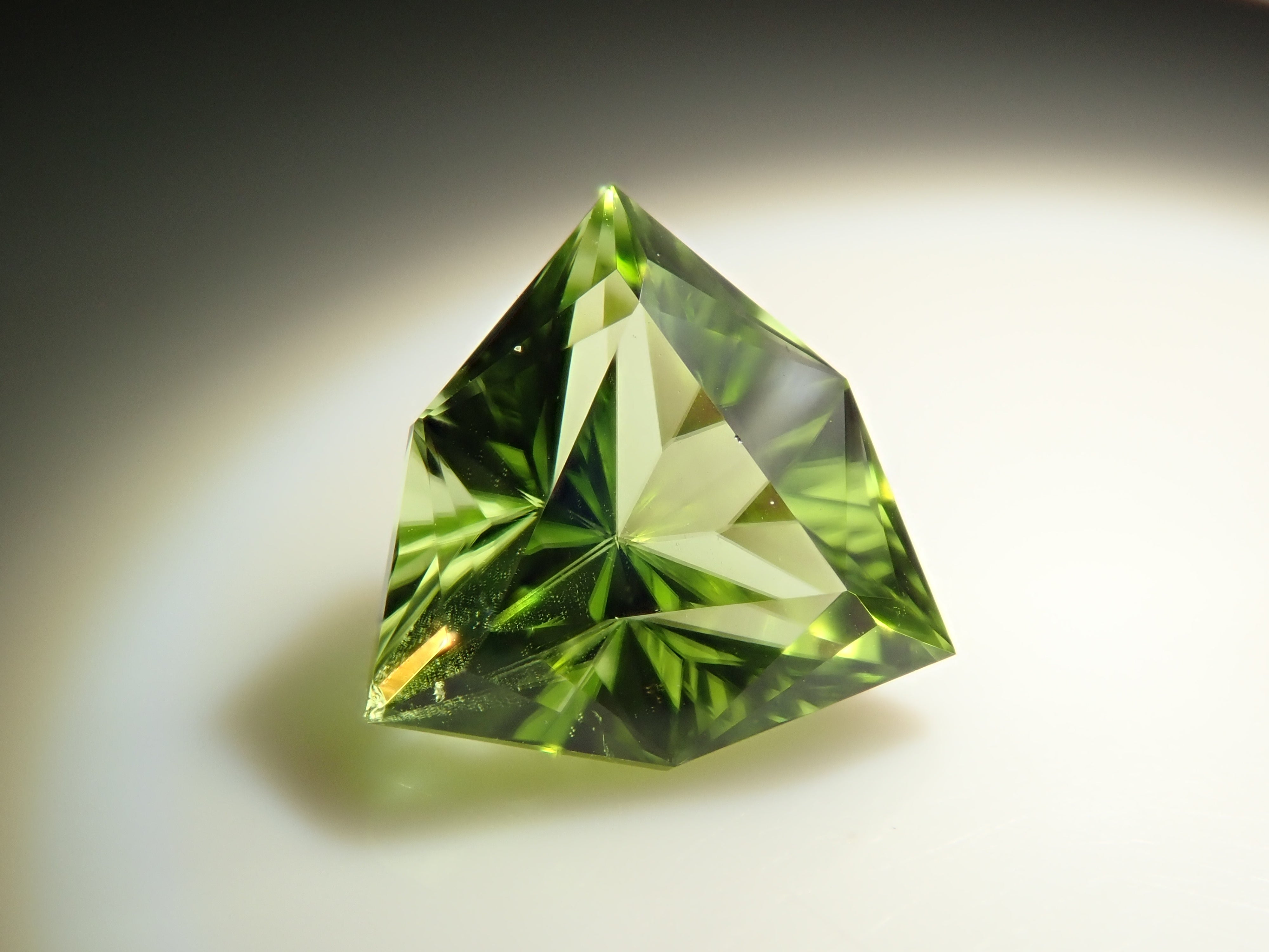 アメリカ産ペリドット 0.635ctルース