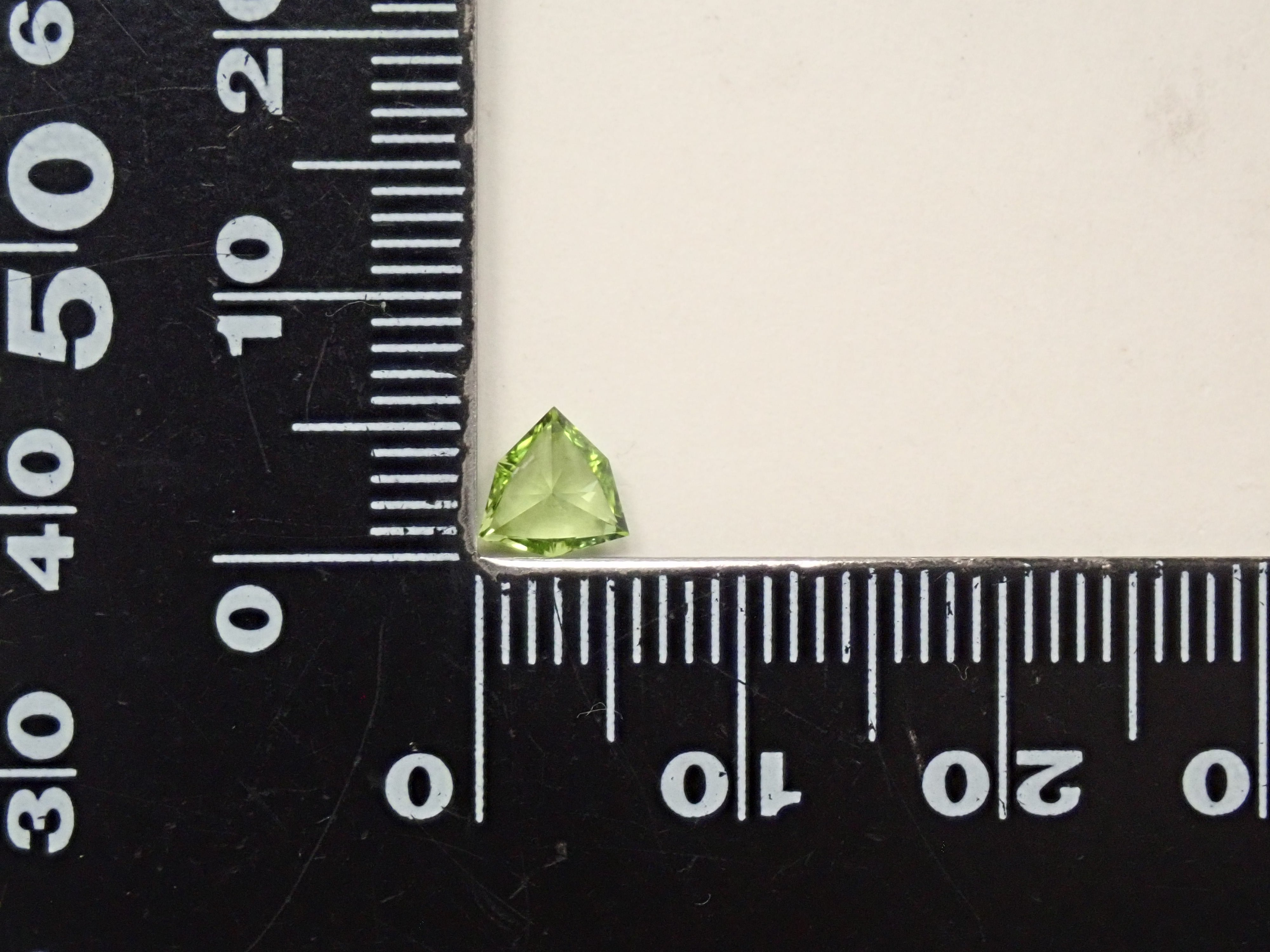 アメリカ産ペリドット 0.635ctルース