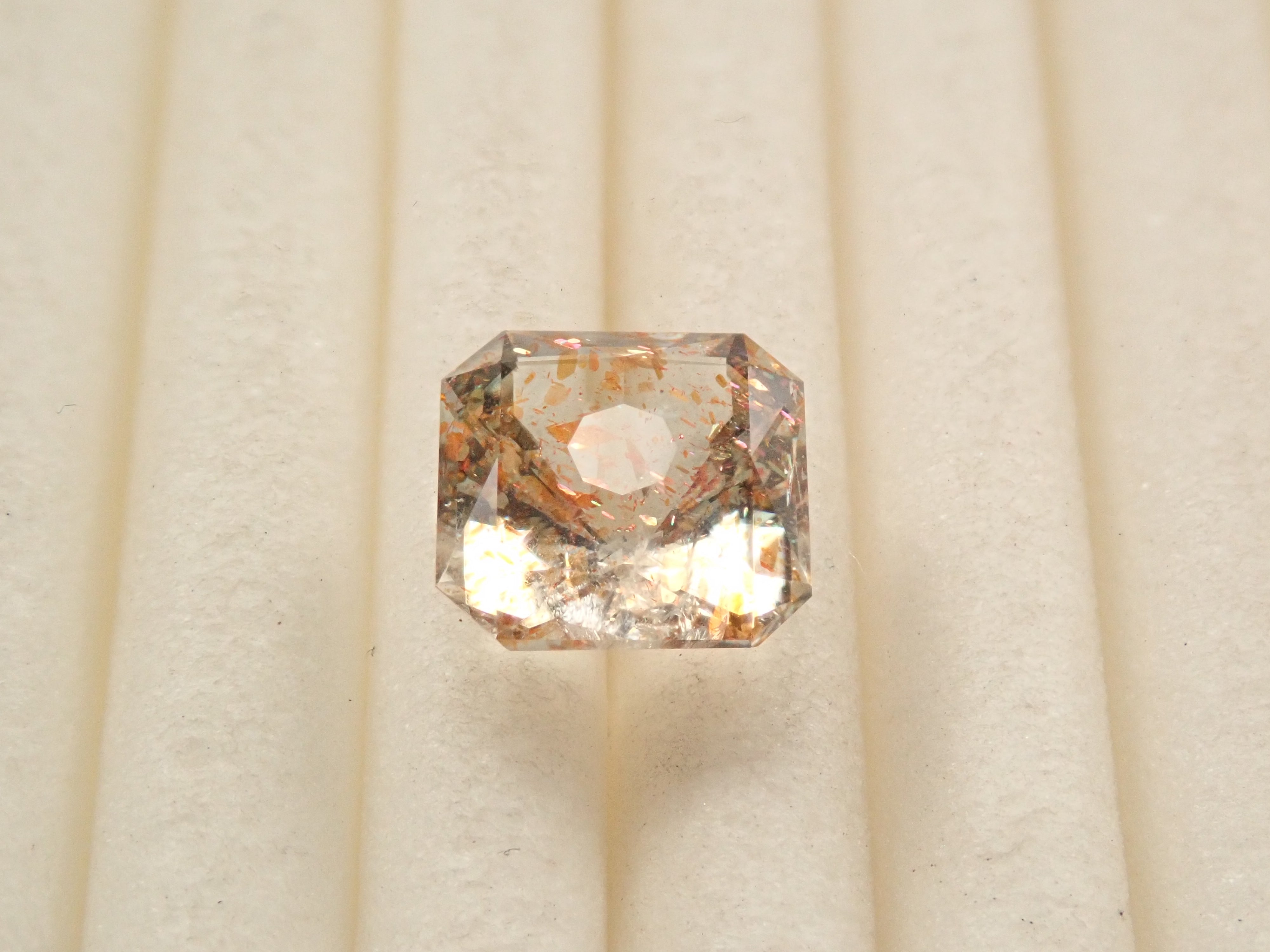 タンザニア産サンストーン 0.980ctルース