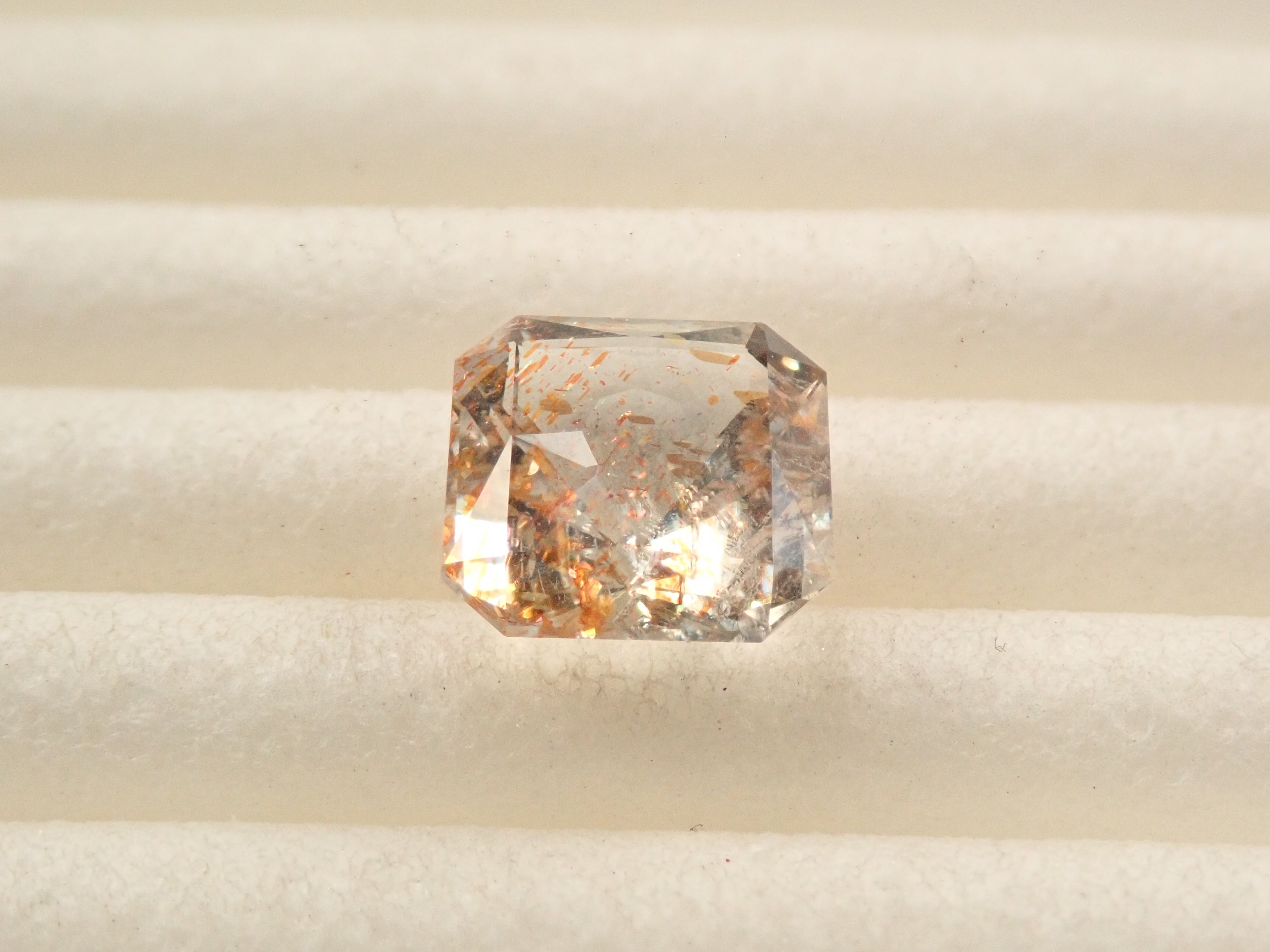 タンザニア産サンストーン 0.980ctルース