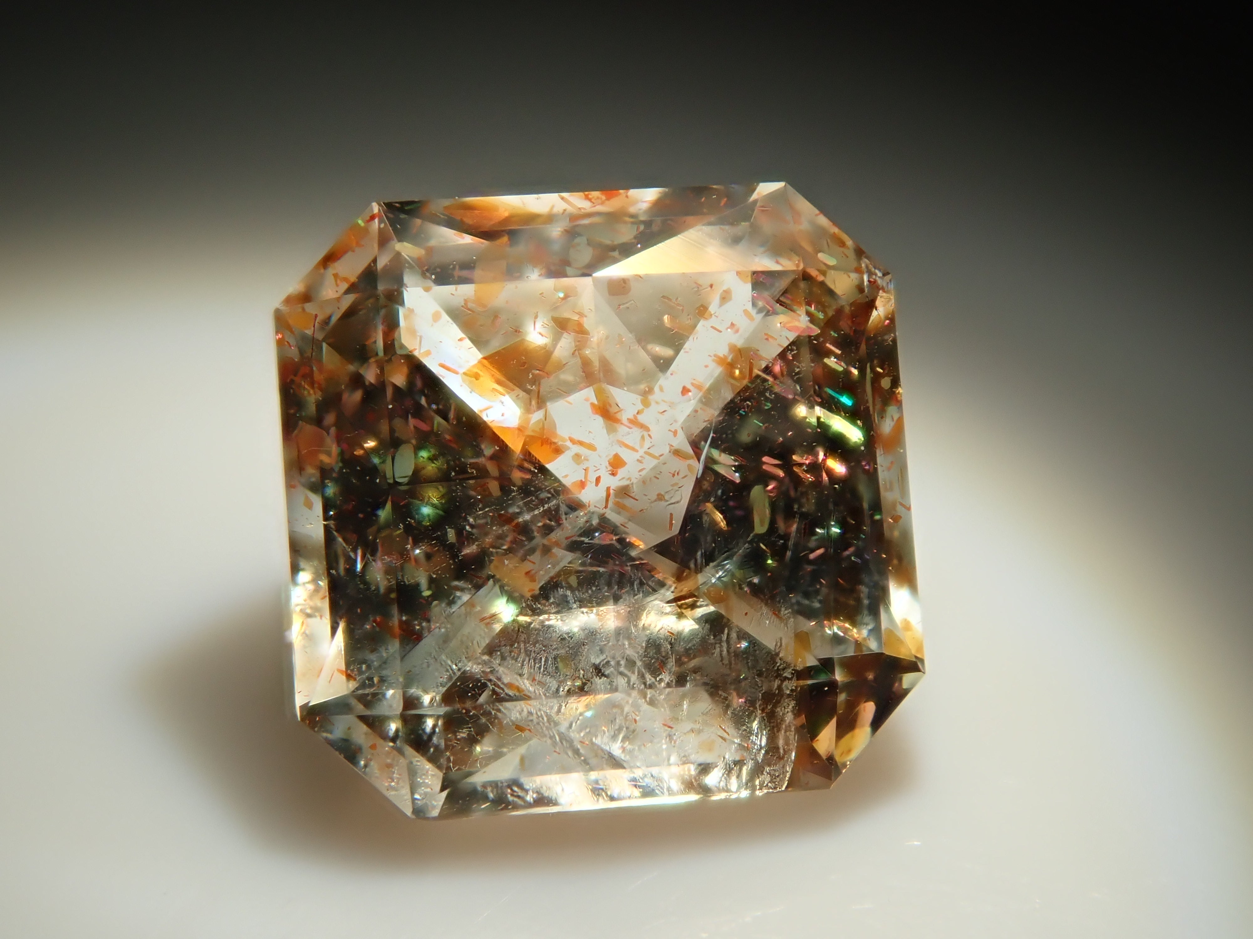 タンザニア産サンストーン 0.980ctルース