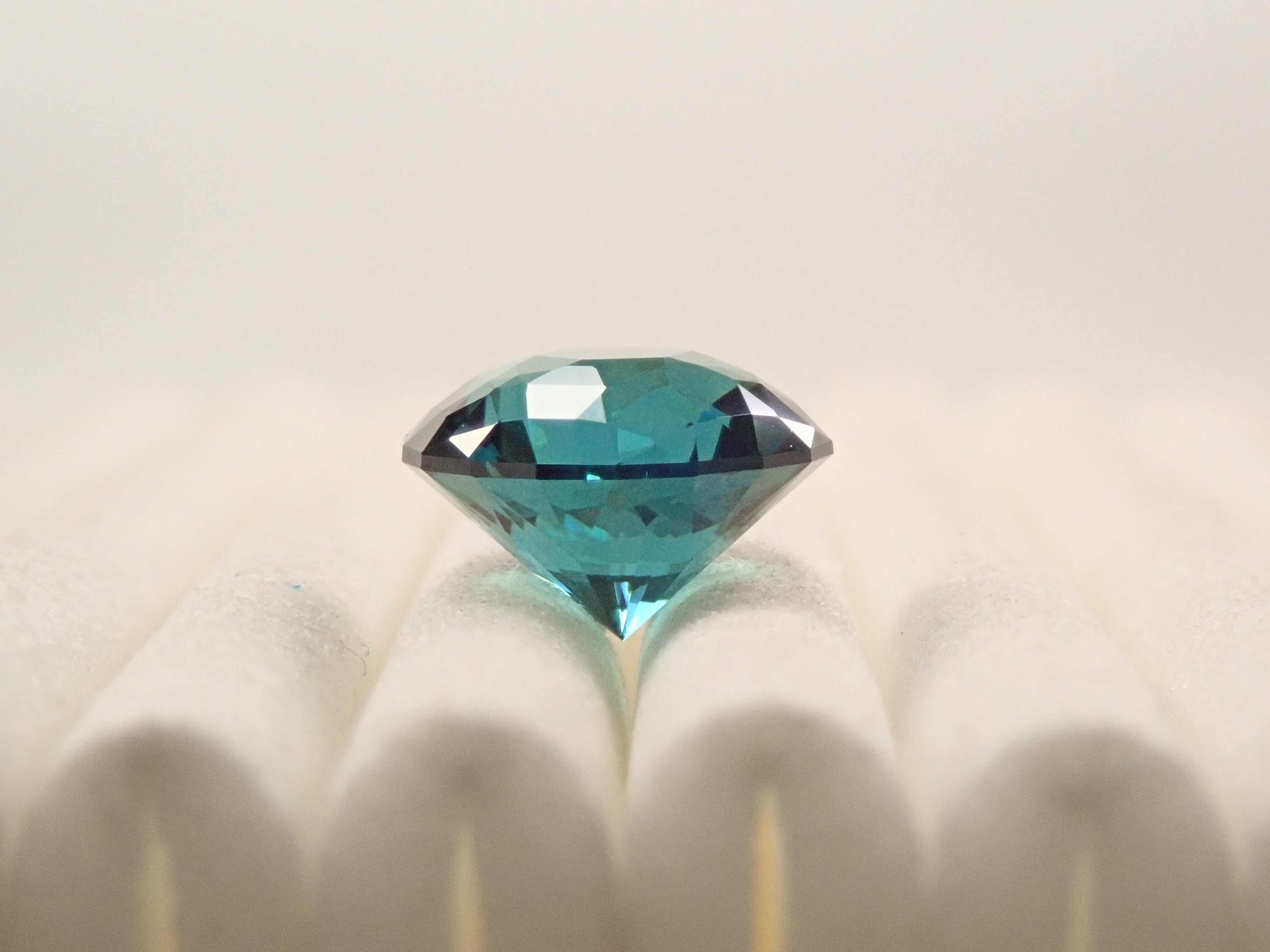 アフガニスタン産グリーントルマリン 7.8mm/1.738ctルース