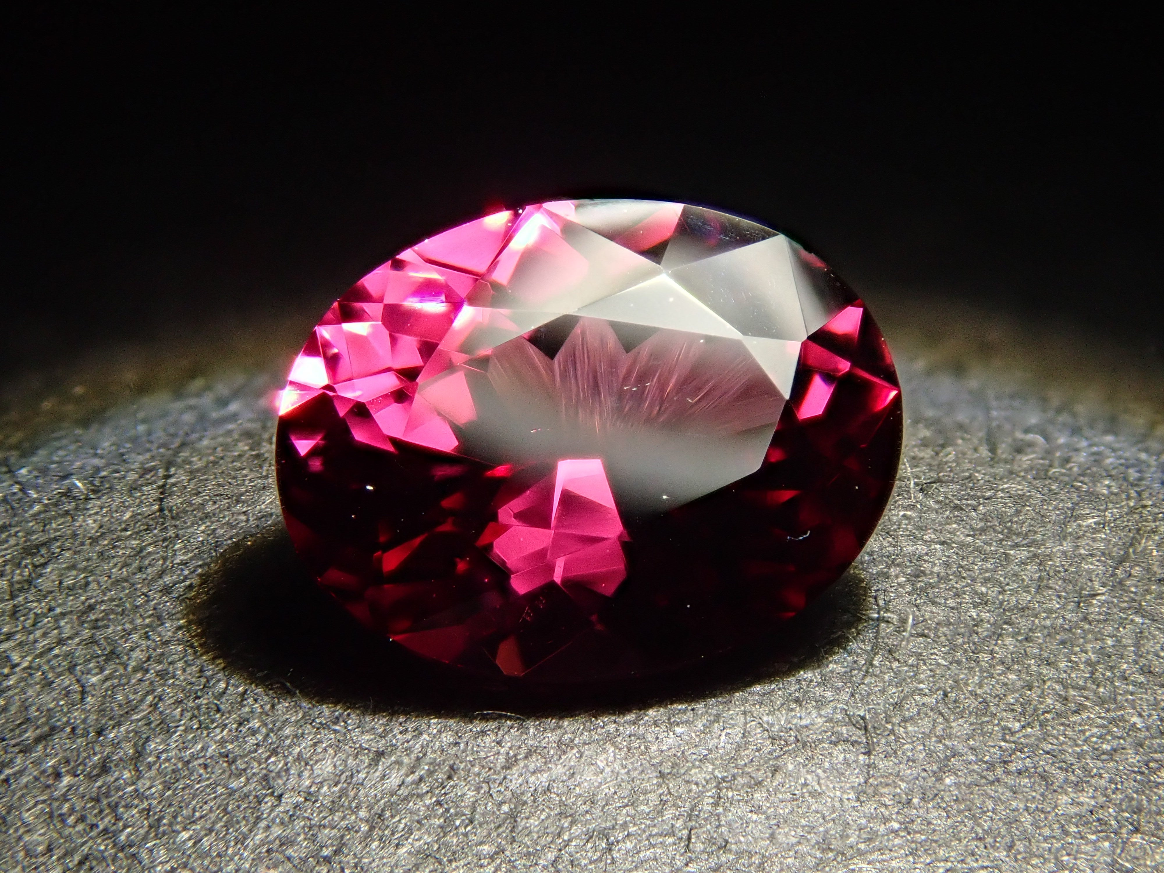 モザンビーク産ルベライト 0.814ctルース