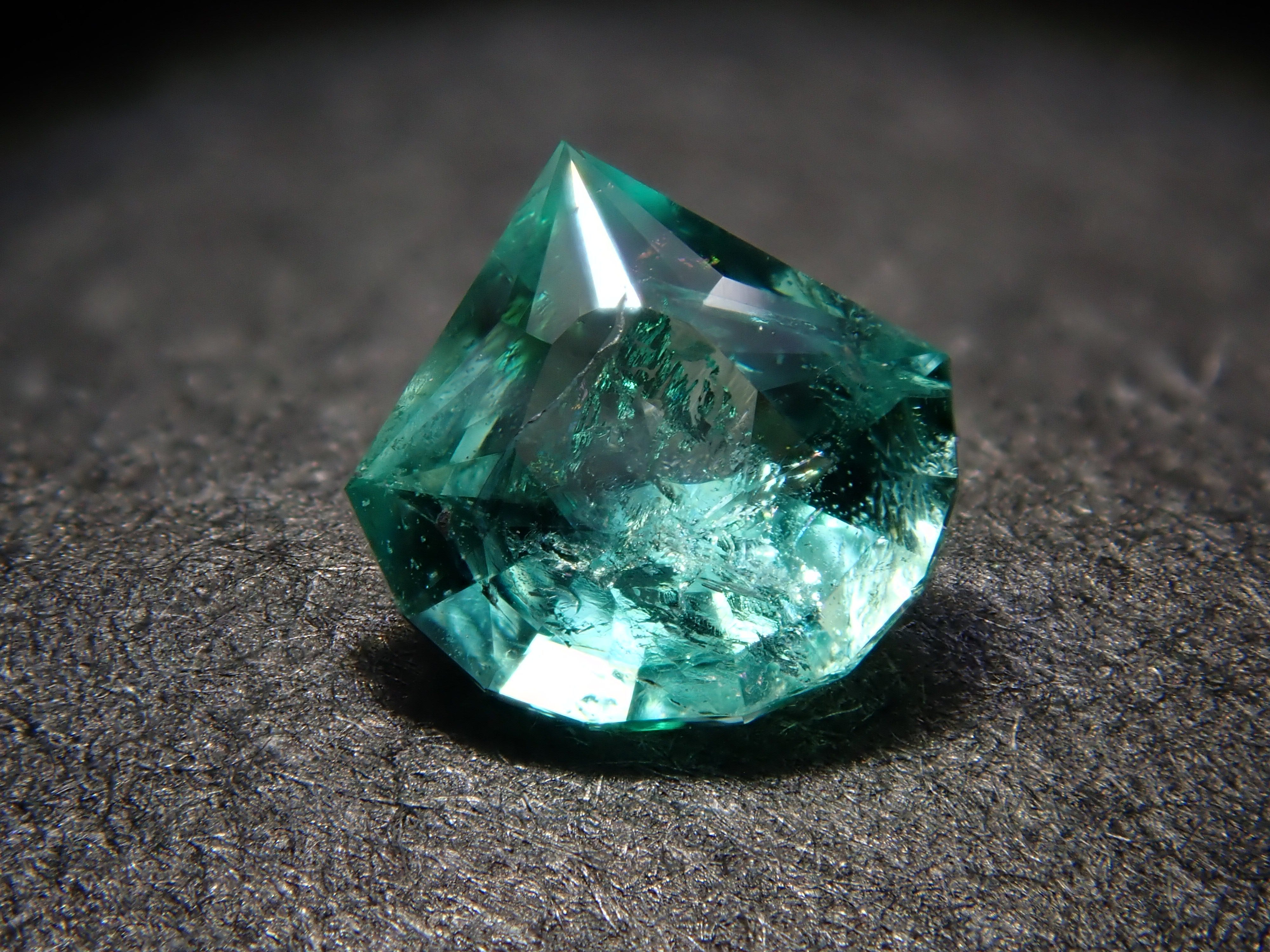 [On sale 11/2 at 10pm] Emerald 0.156ct loose stone