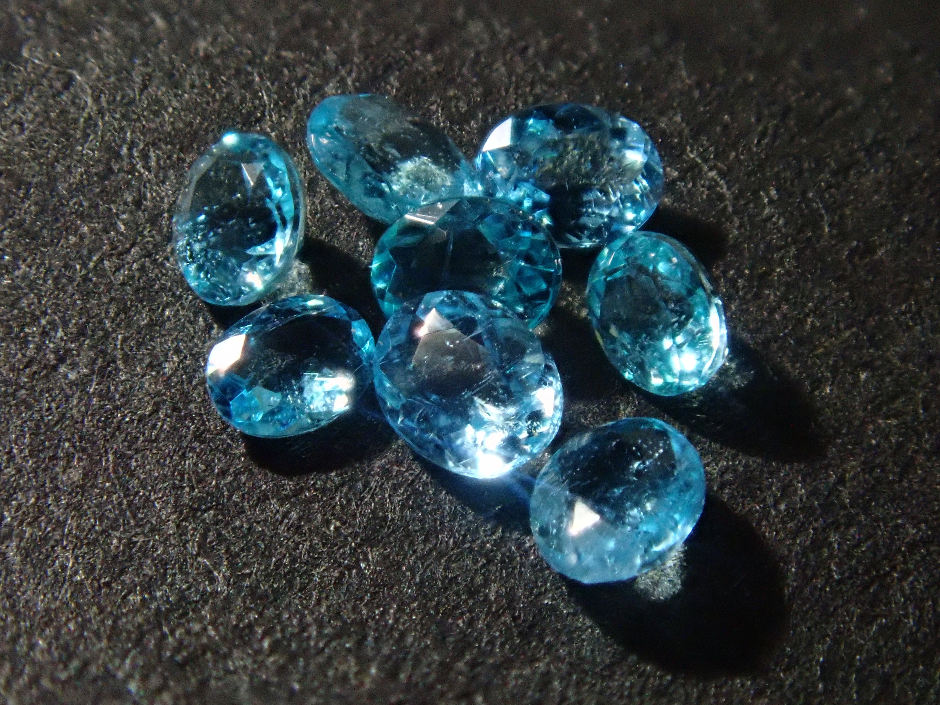 巴西帕拉伊巴碧璽（巴塔利亞礦，2.0 x 1.5mm）《多買有優惠》