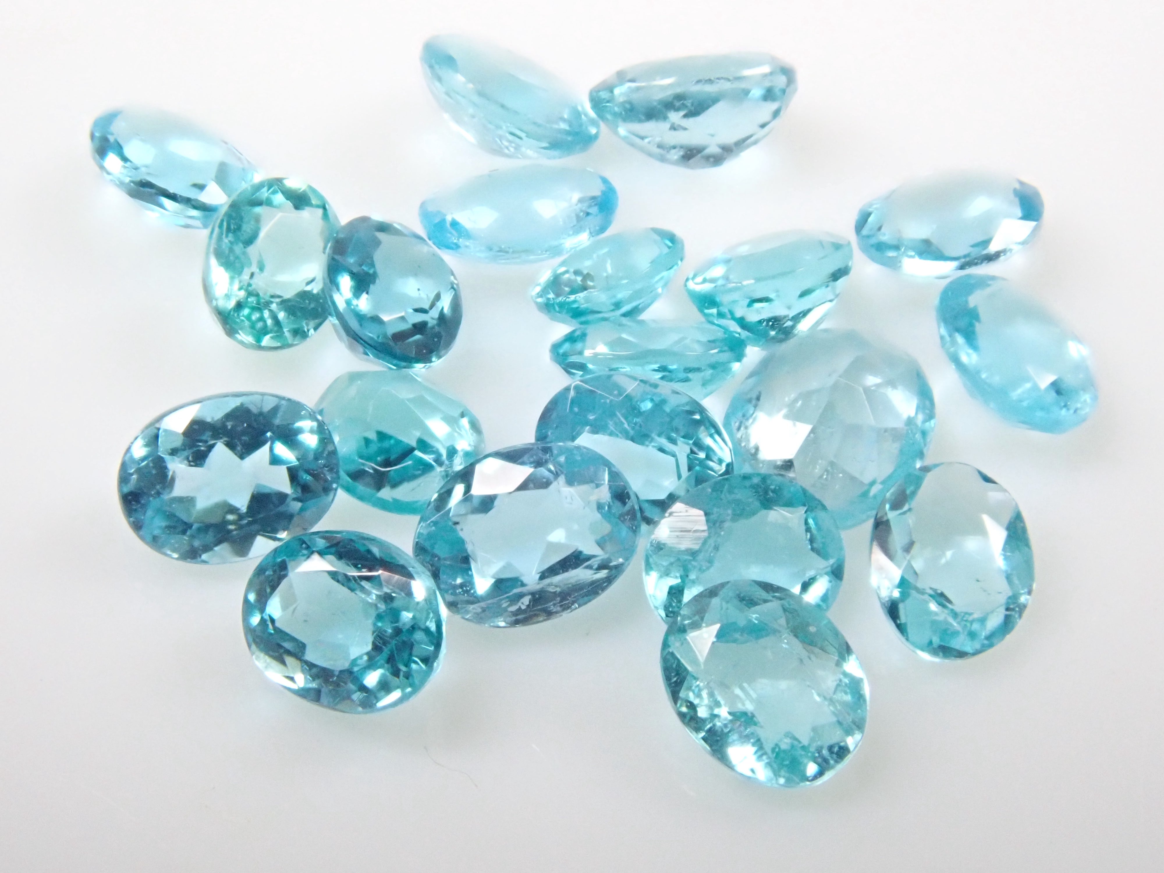 Limited to 20 stones: Brazilian Paraiba Tourmaline (Batalha mine) 1 loose stone (multiple purchase discounts available)