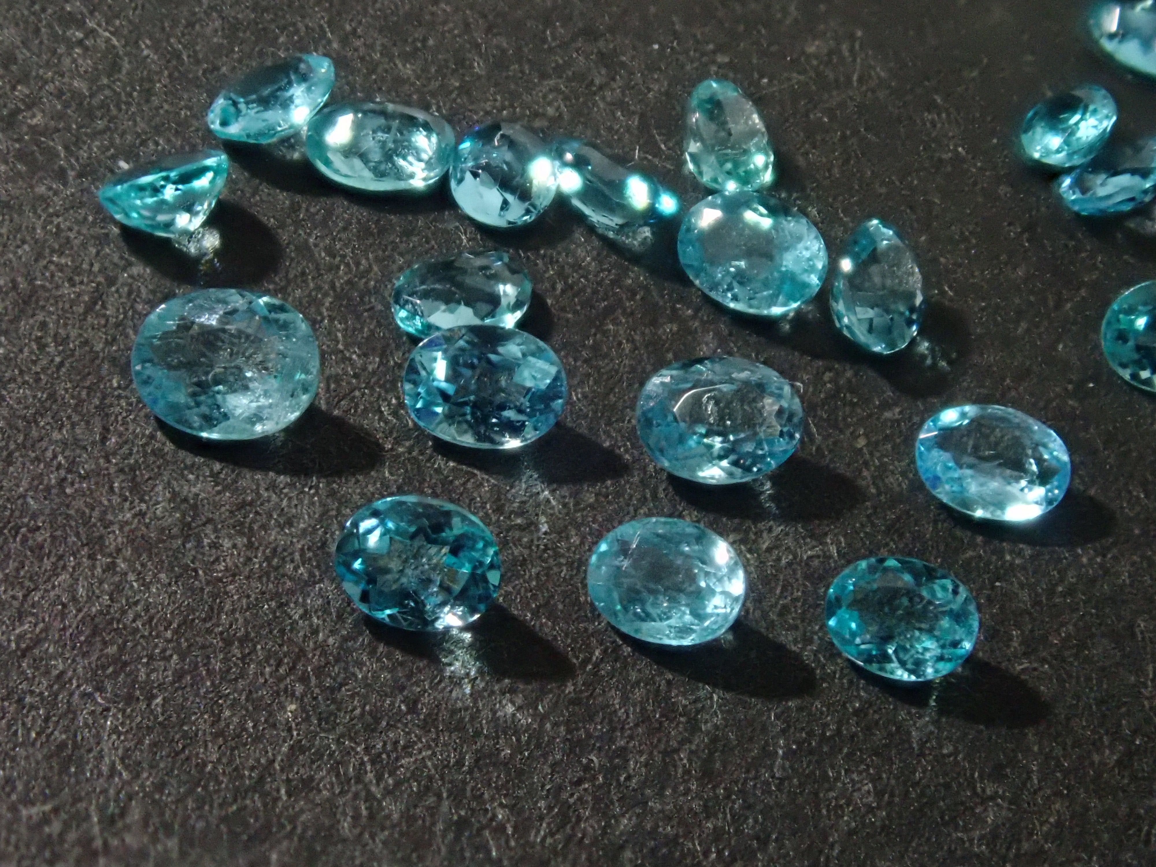 Limited to 20 stones: Brazilian Paraiba Tourmaline (Batalha mine) 1 loose stone (multiple purchase discounts available)