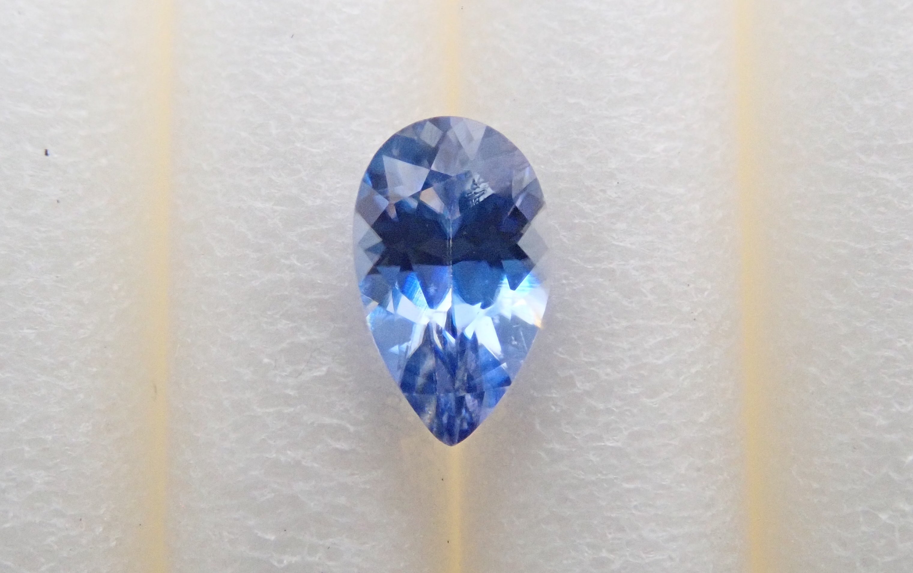 《Yurakucho Marui 2024112 takeout》American Benitoite 0.147ct loose stone