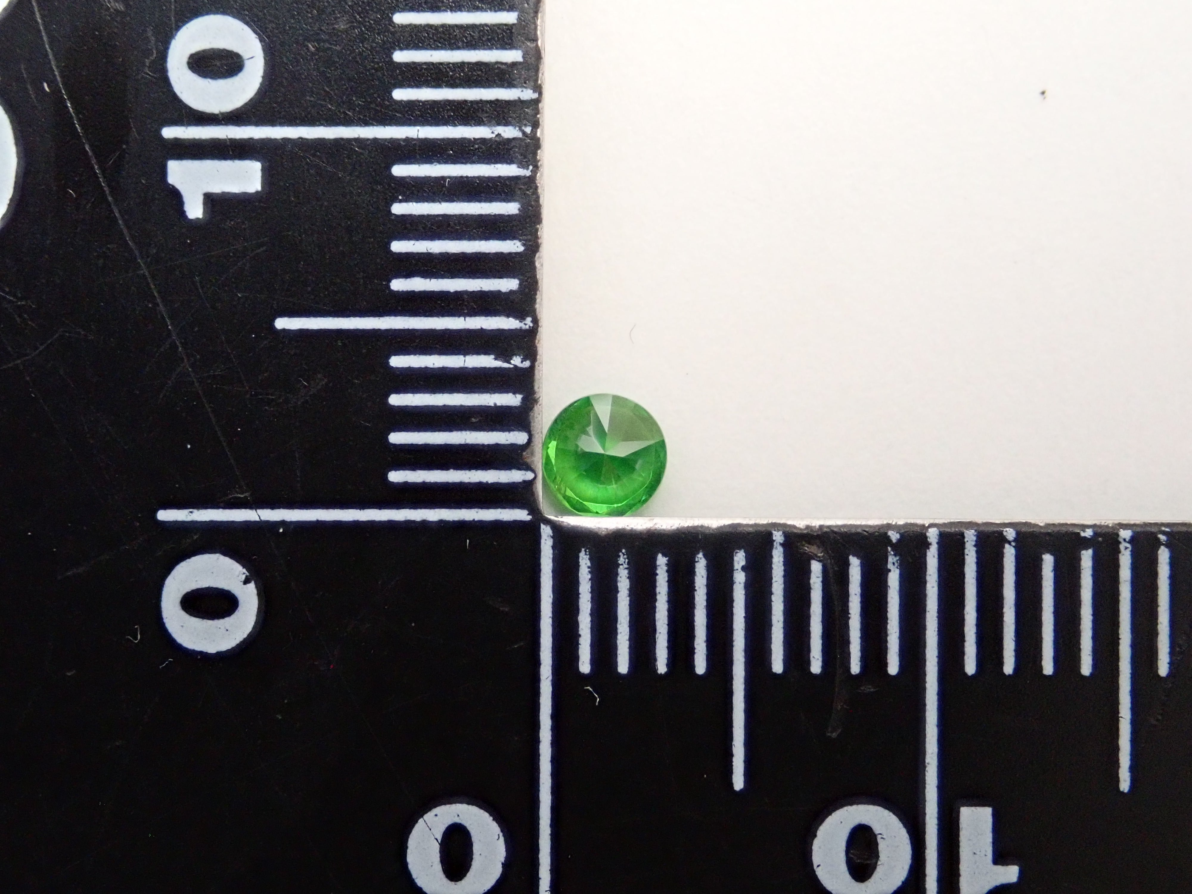 [12560849] Russian Demantoid Garnet (Horsetail) 0.162ct Loose Stone