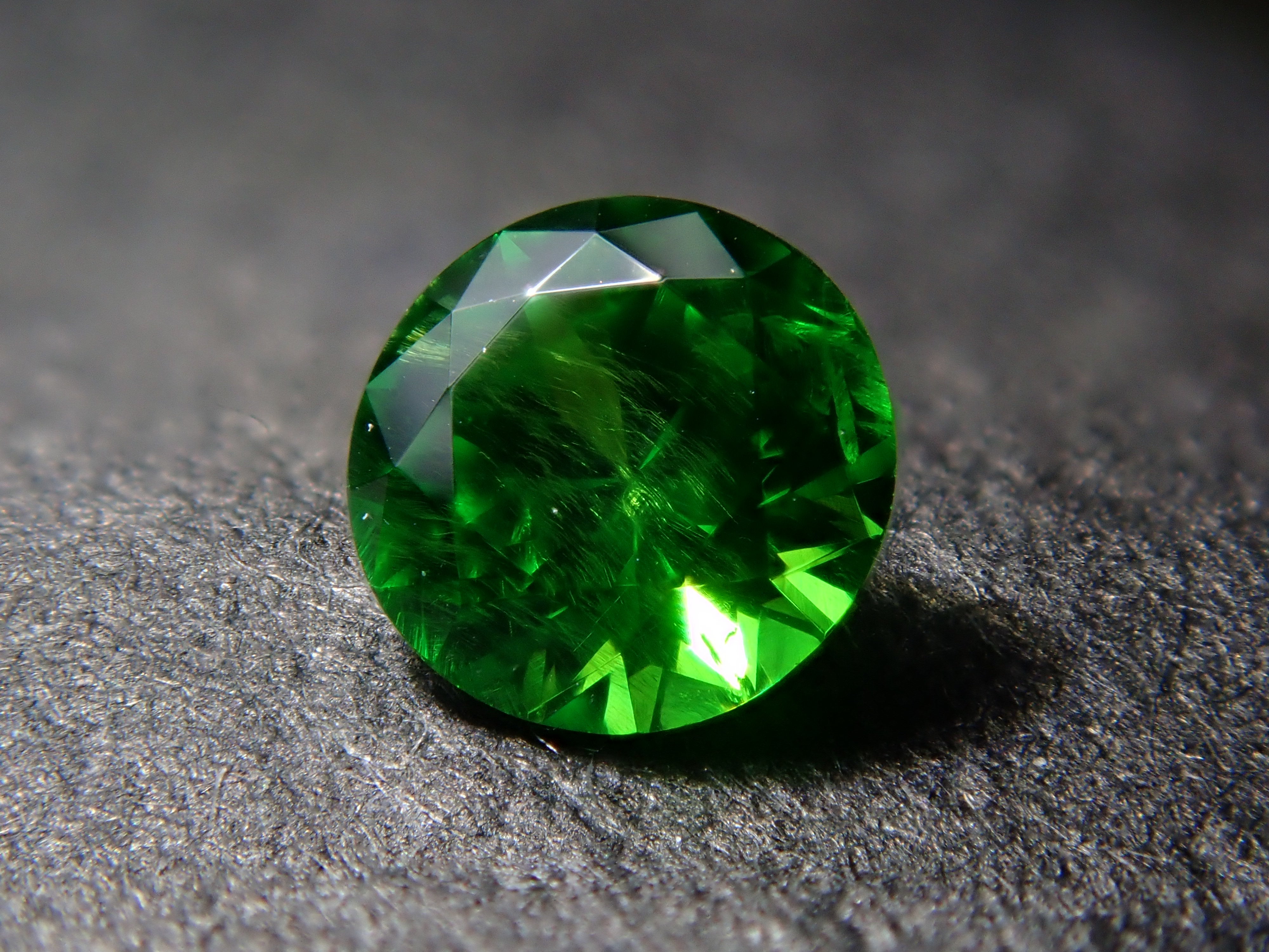 [12560849] Russian Demantoid Garnet (Horsetail) 0.162ct Loose Stone