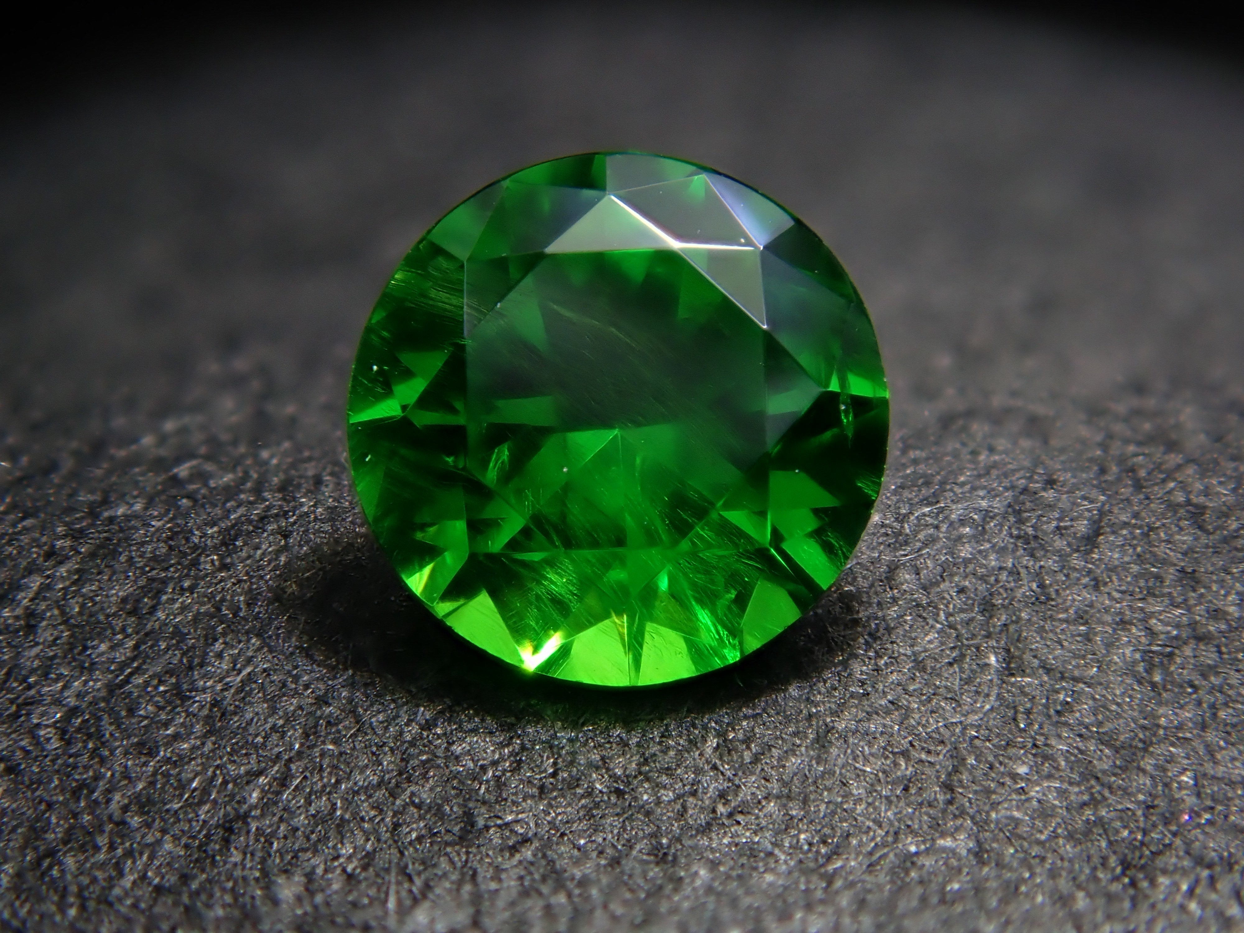 [12560849] Russian Demantoid Garnet (Horsetail) 0.162ct Loose Stone