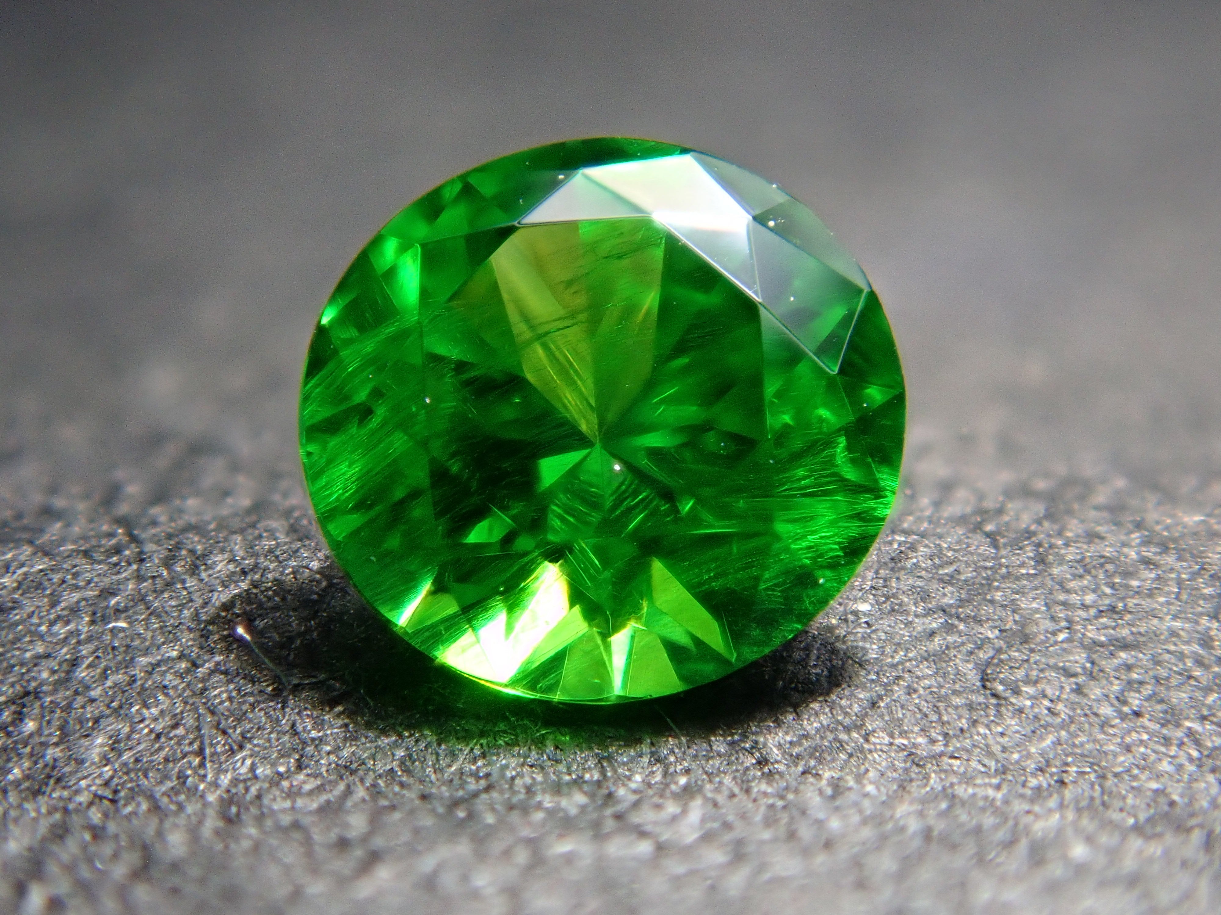 [12560849] Russian Demantoid Garnet (Horsetail) 0.162ct Loose Stone