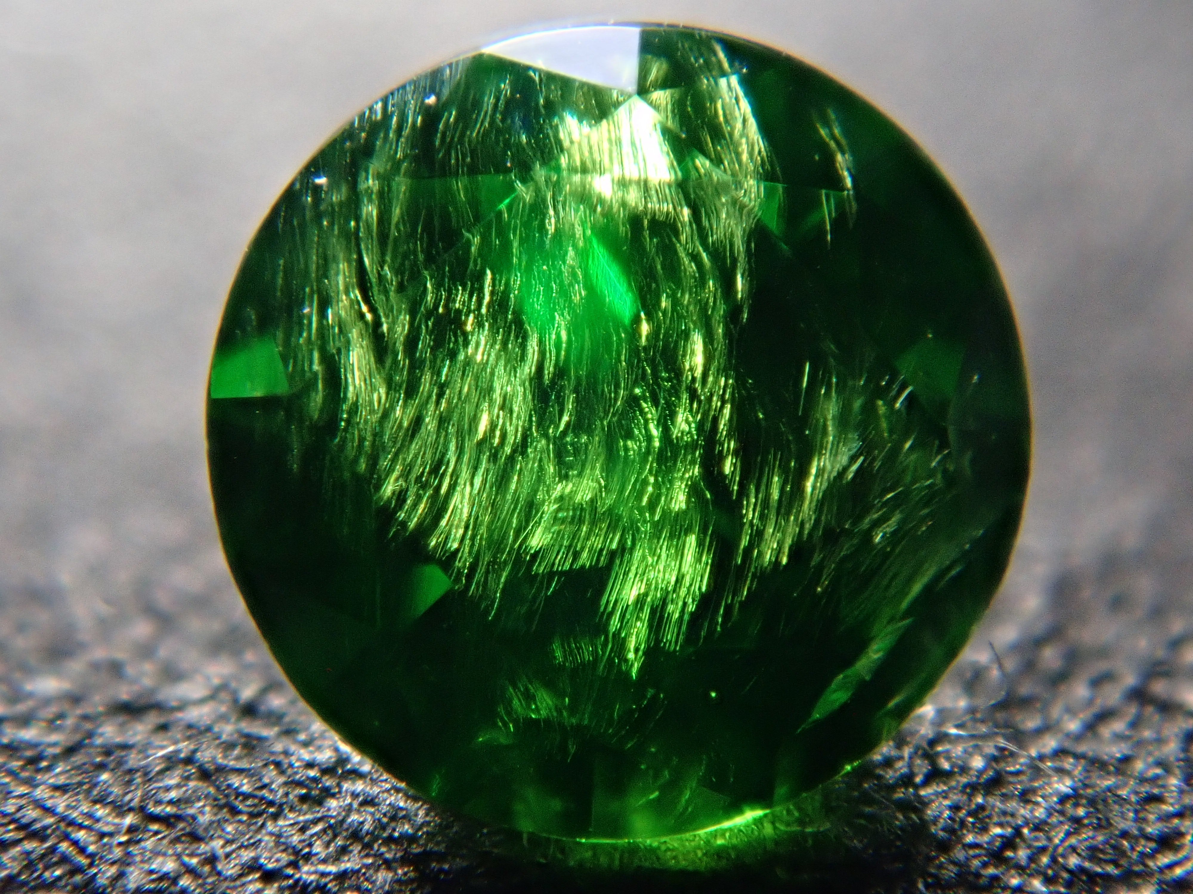 [12560849] Russian Demantoid Garnet (Horsetail) 0.162ct Loose Stone