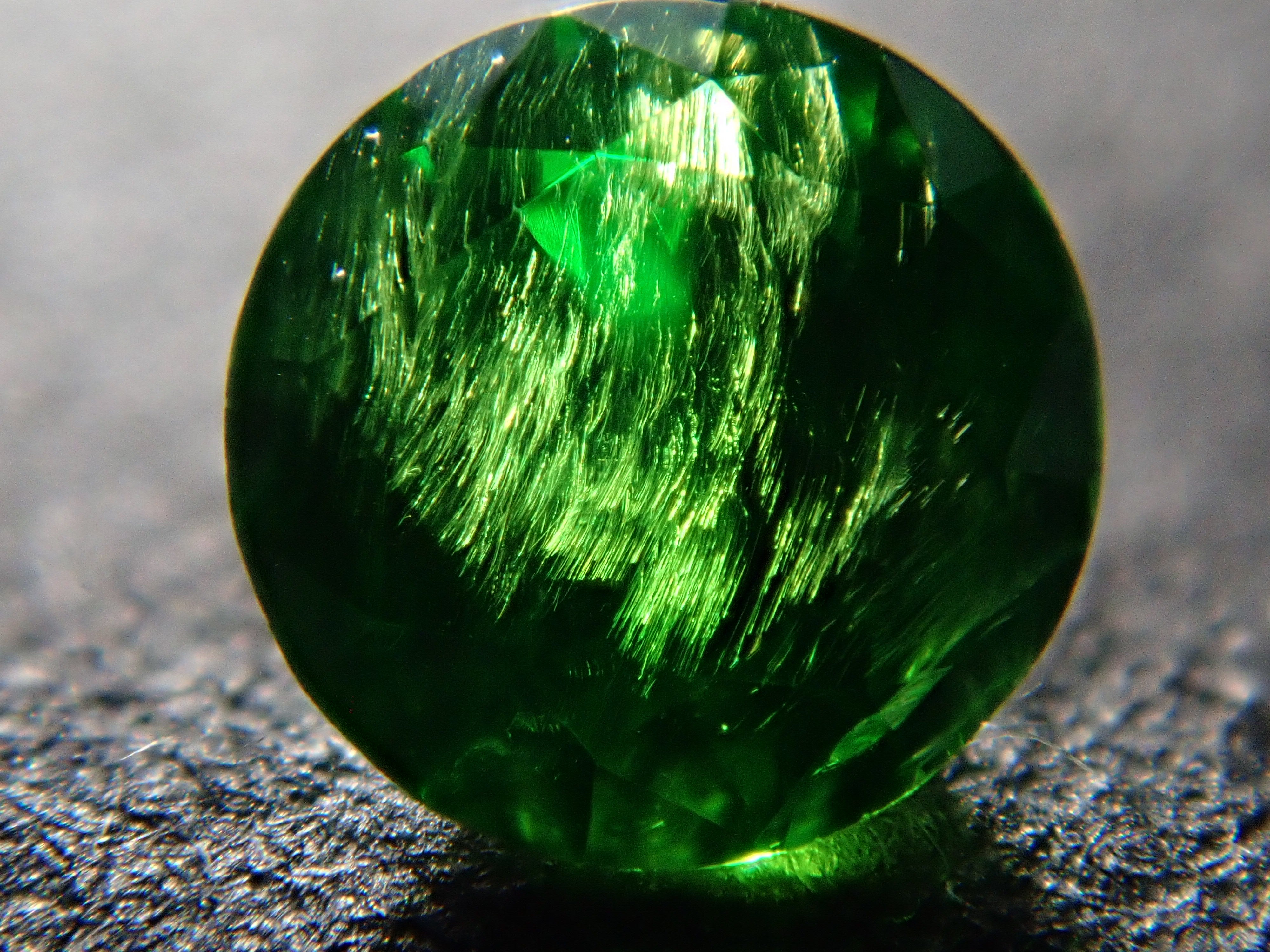 [12560849] Russian Demantoid Garnet (Horsetail) 0.162ct Loose Stone