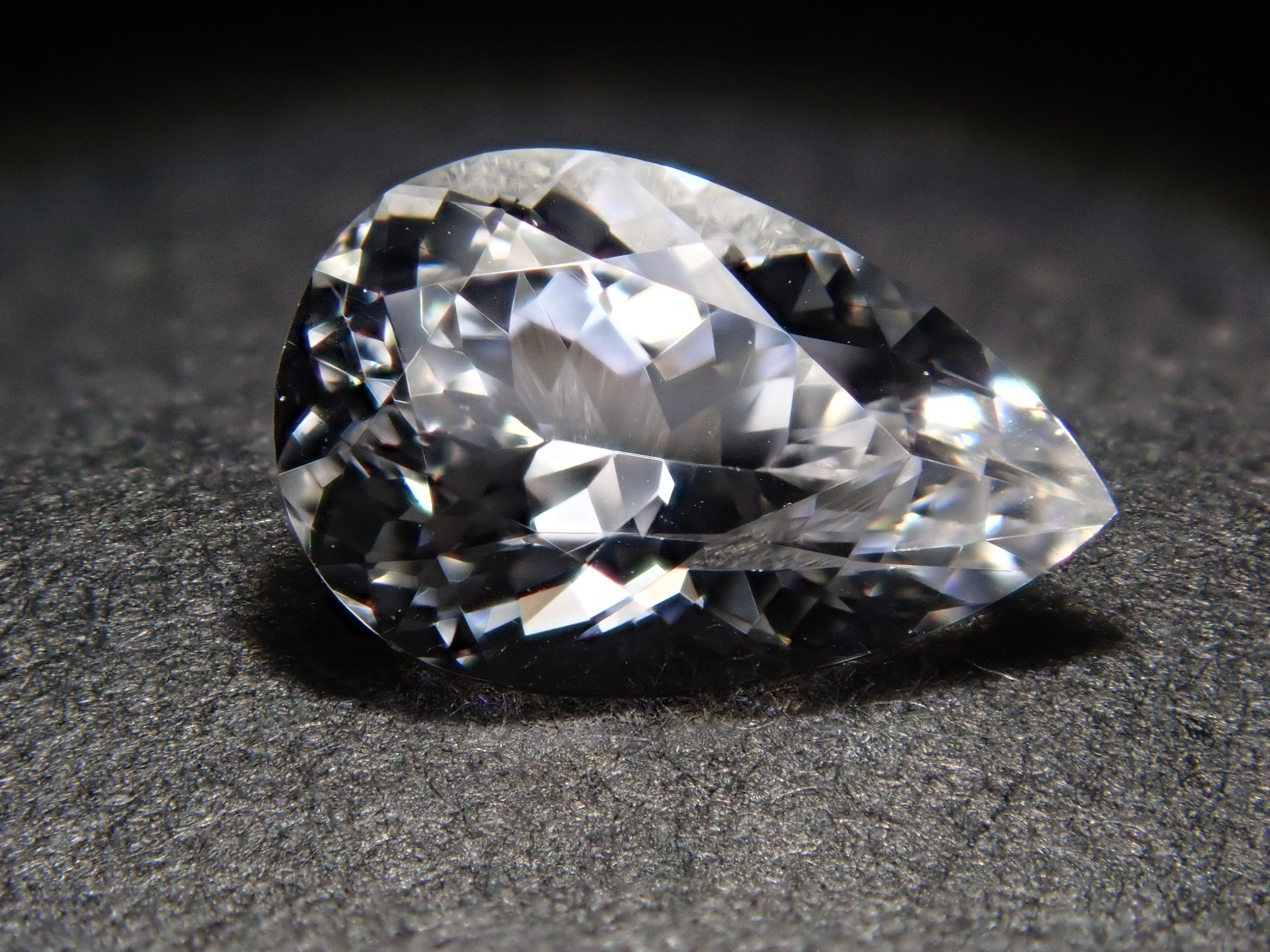 【11/13 22時販売】ロシア産フェナカイト 0.520ctルース