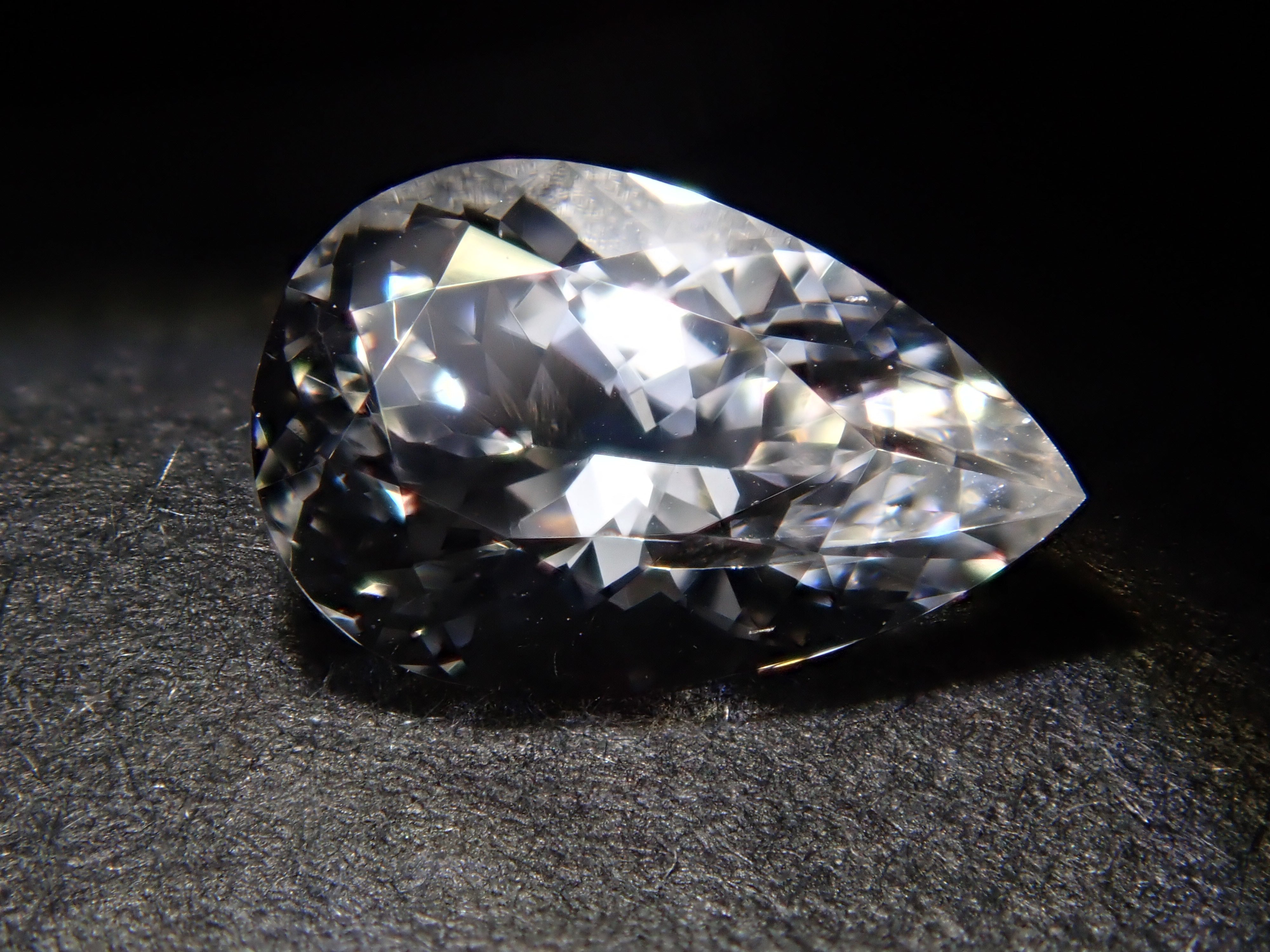 ロシア産フェナカイト 0.520ctルース