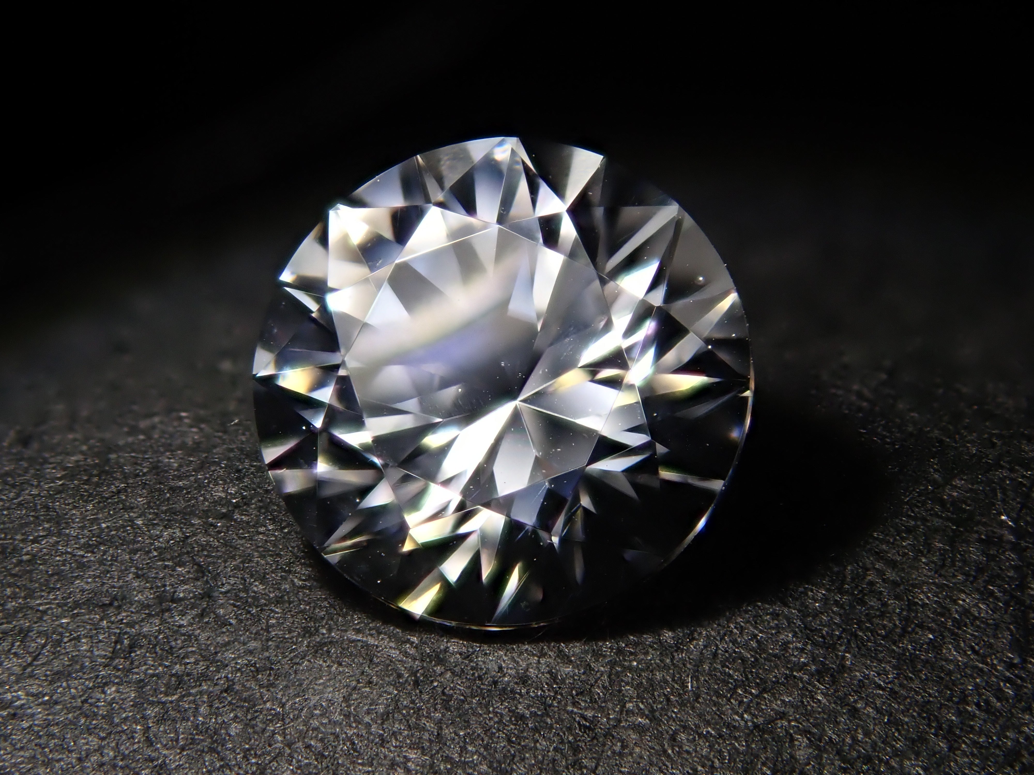 【11/19 22時販売】ロシア産フェナカイト 5.8mm/0.752ctルース