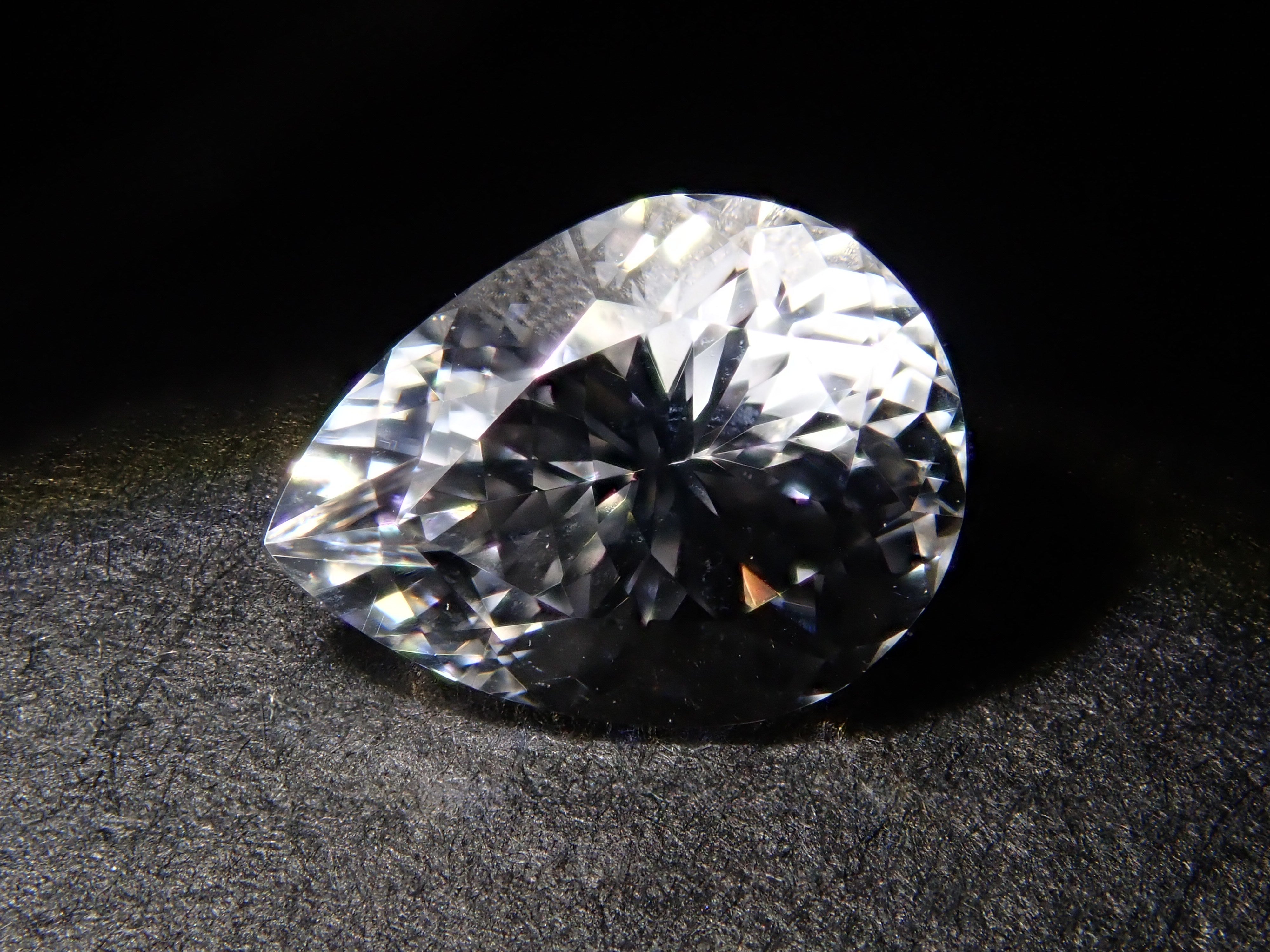 【11/13 22時販売】ロシア産フェナカイト 0.899ctルース