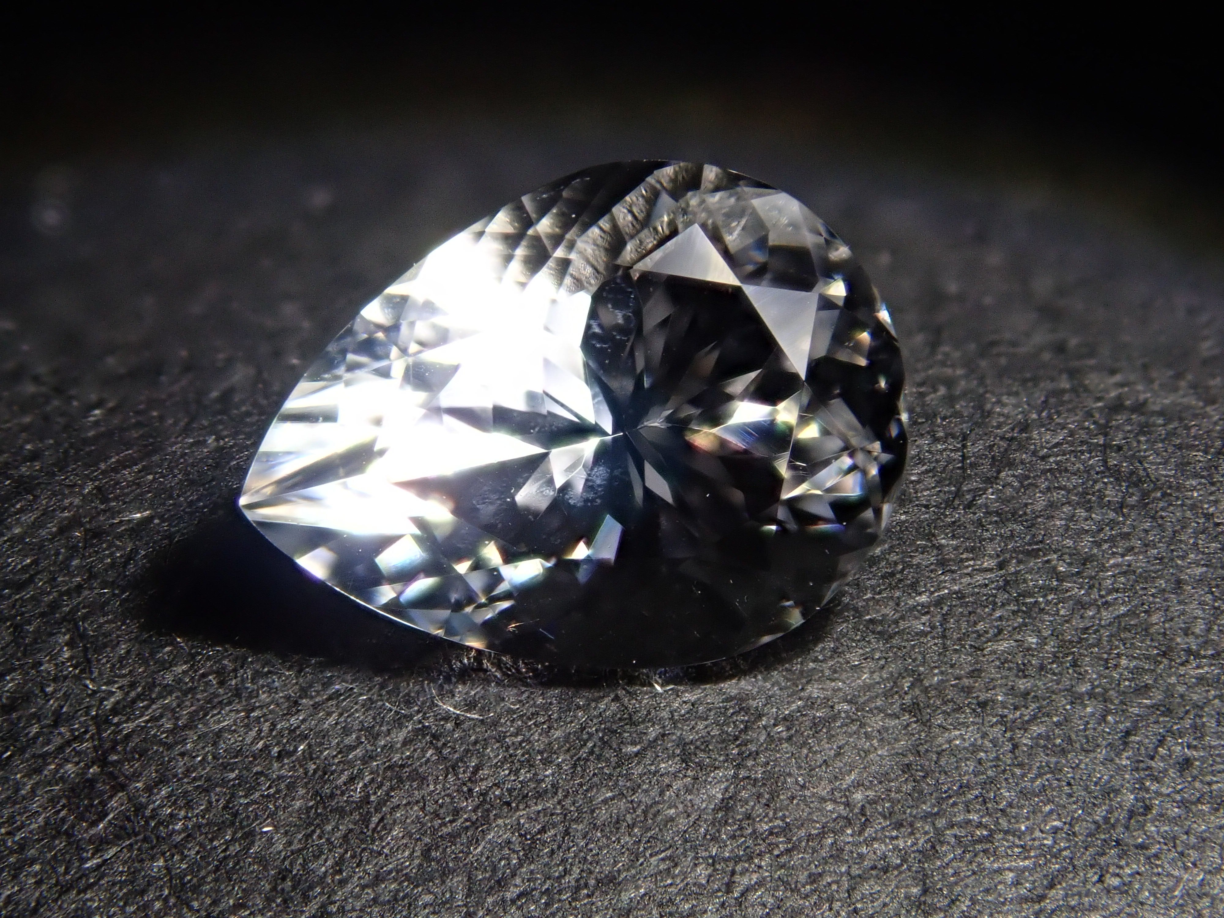 【11/13 22時販売】ロシア産フェナカイト 0.899ctルース