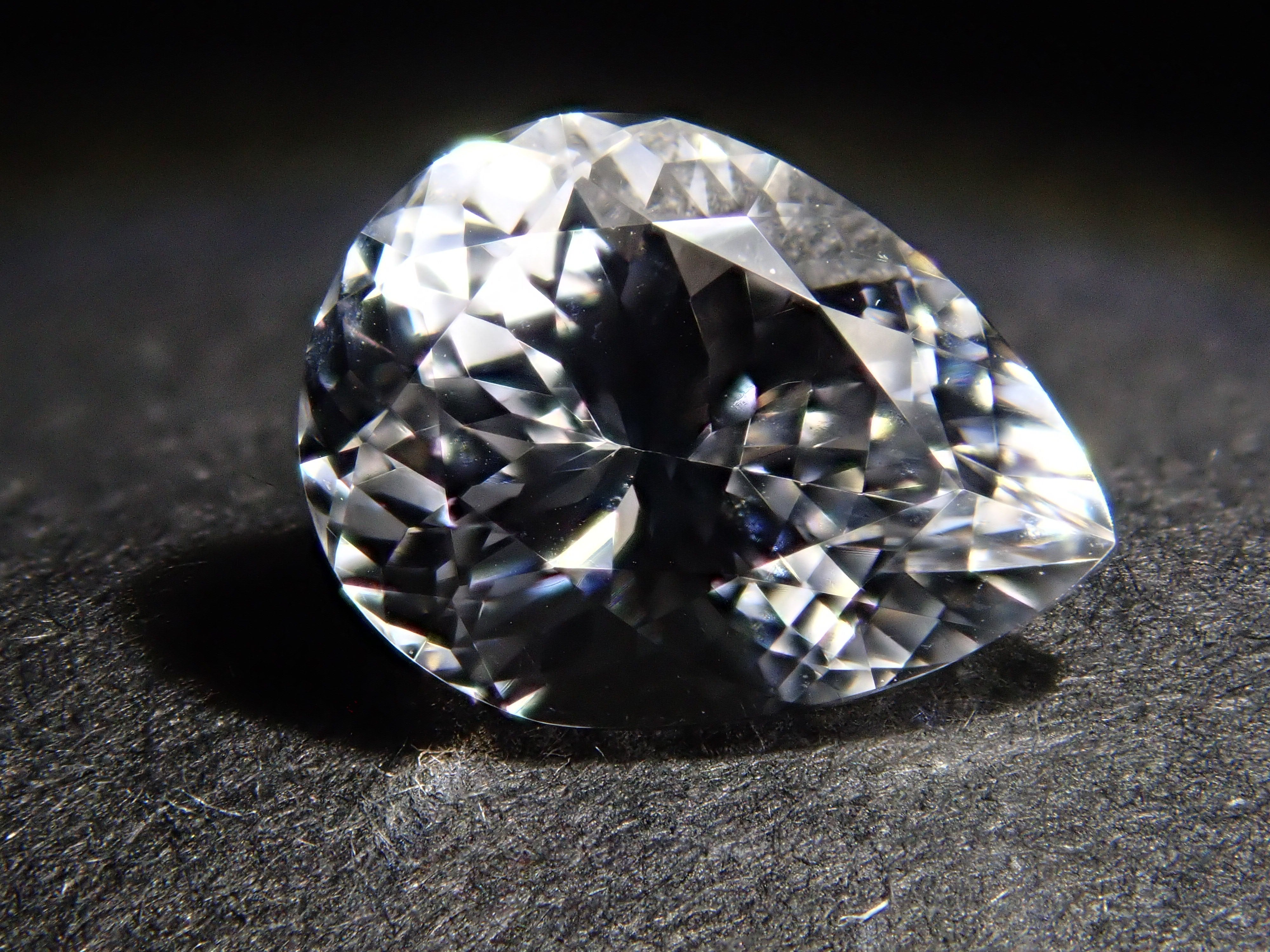 【11/13 22時販売】ロシア産フェナカイト 0.899ctルース