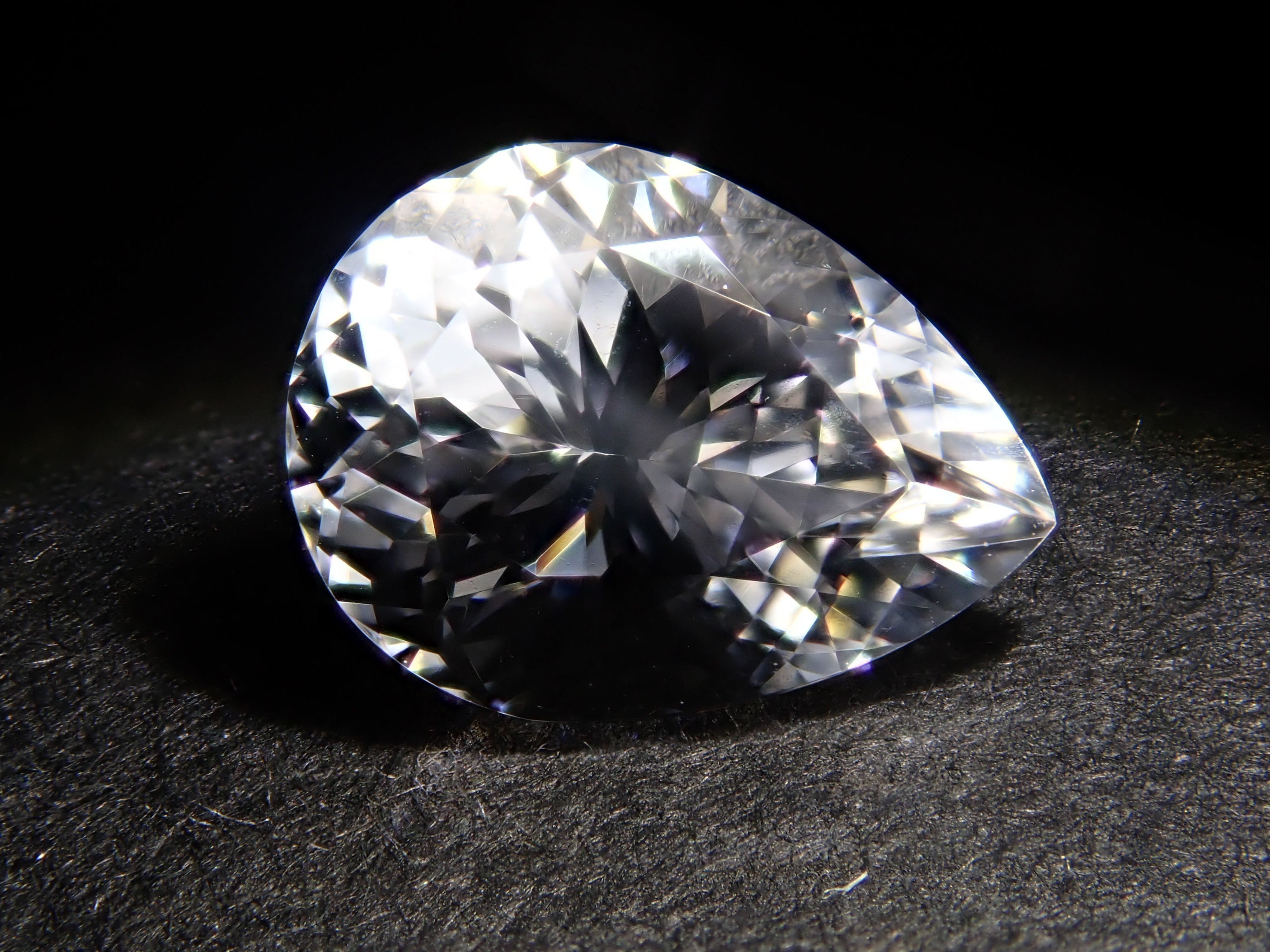 【11/13 22時販売】ロシア産フェナカイト 0.899ctルース