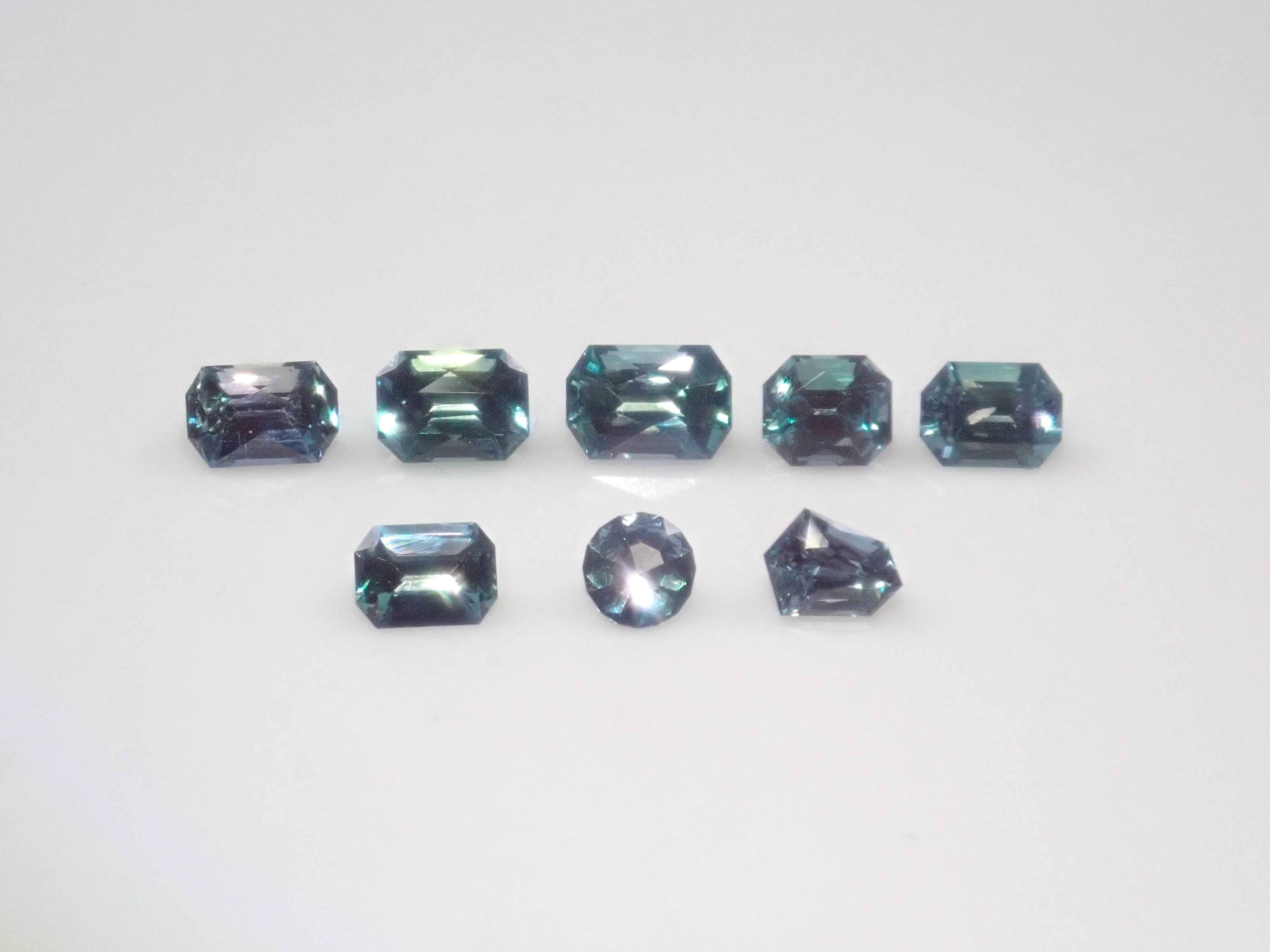 【11/8 22時販売】《限定8石》合成アレキサンドライト1石ルース（サンジェ氏のカスタムカット,シールドカット,オクタゴナルカットなど)《複数購入割引有》