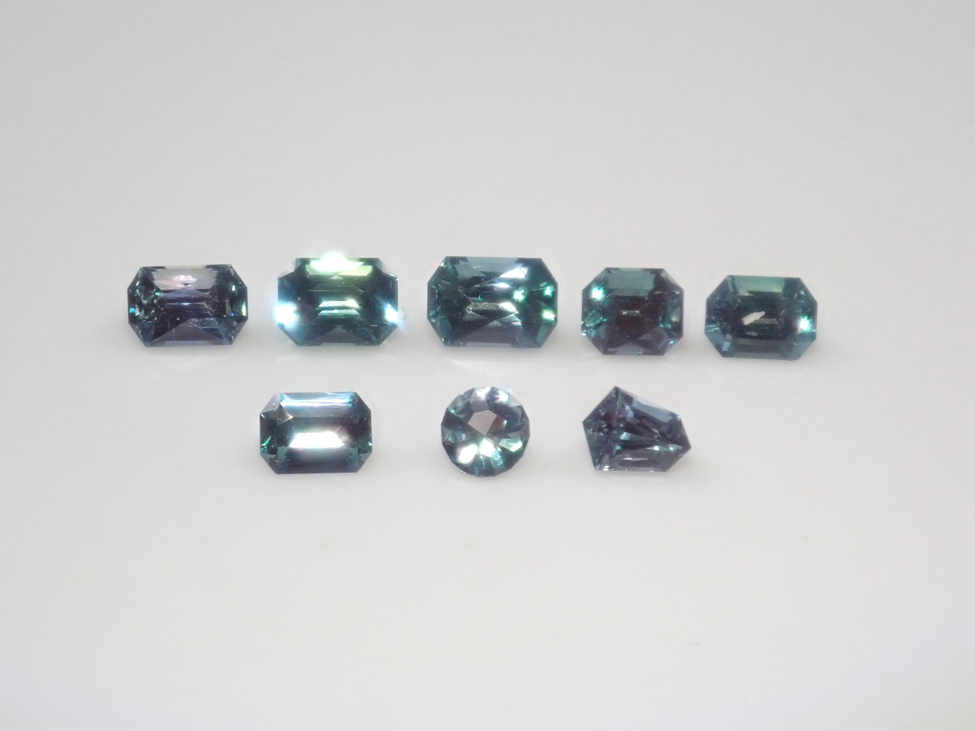 【11/8 22時販売】《限定8石》合成アレキサンドライト1石ルース（サンジェ氏のカスタムカット,シールドカット,オクタゴナルカットなど)《複数購入割引有》