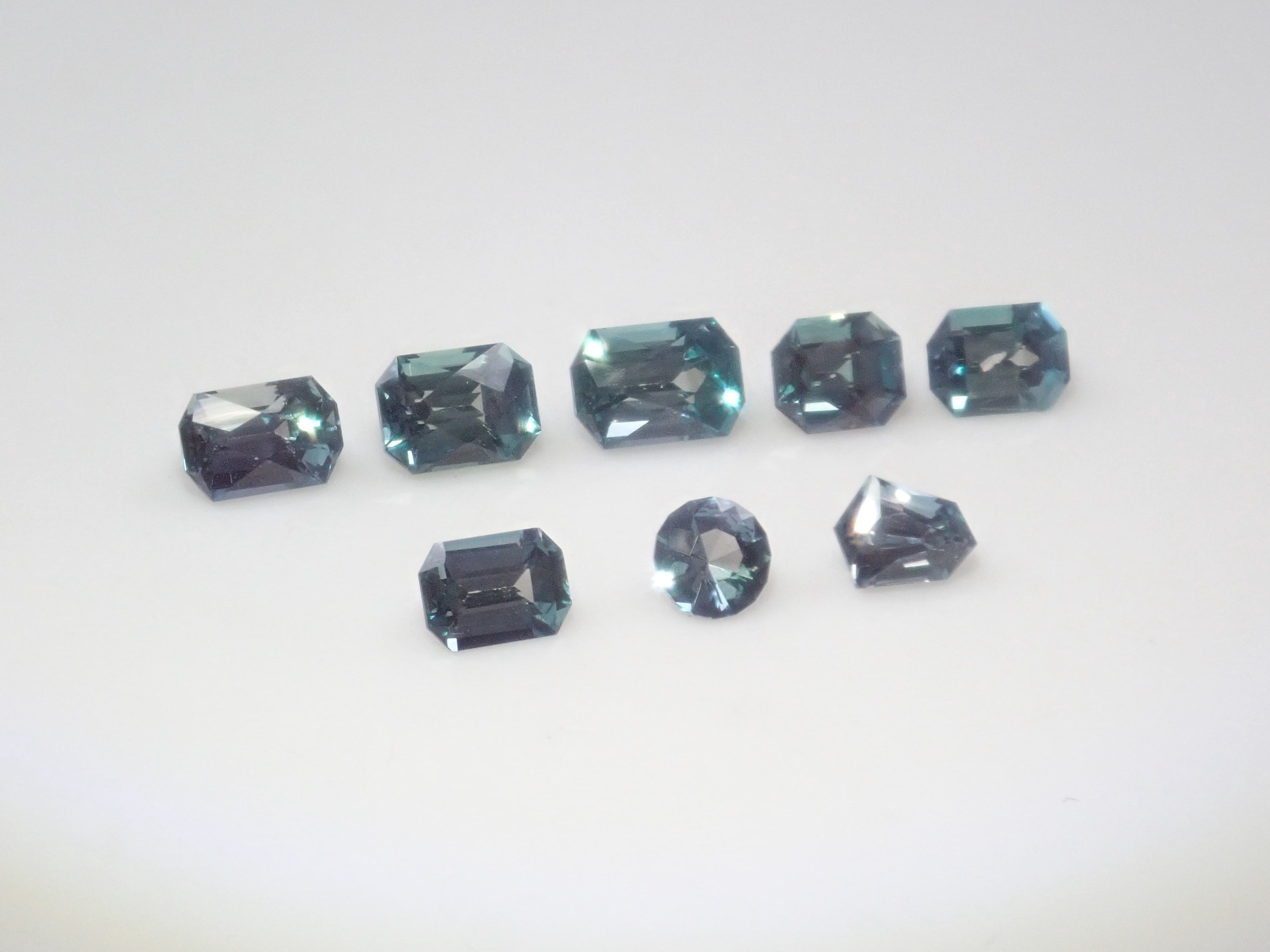 【11/8 22時販売】《限定8石》合成アレキサンドライト1石ルース（サンジェ氏のカスタムカット,シールドカット,オクタゴナルカットなど)《複数購入割引有》