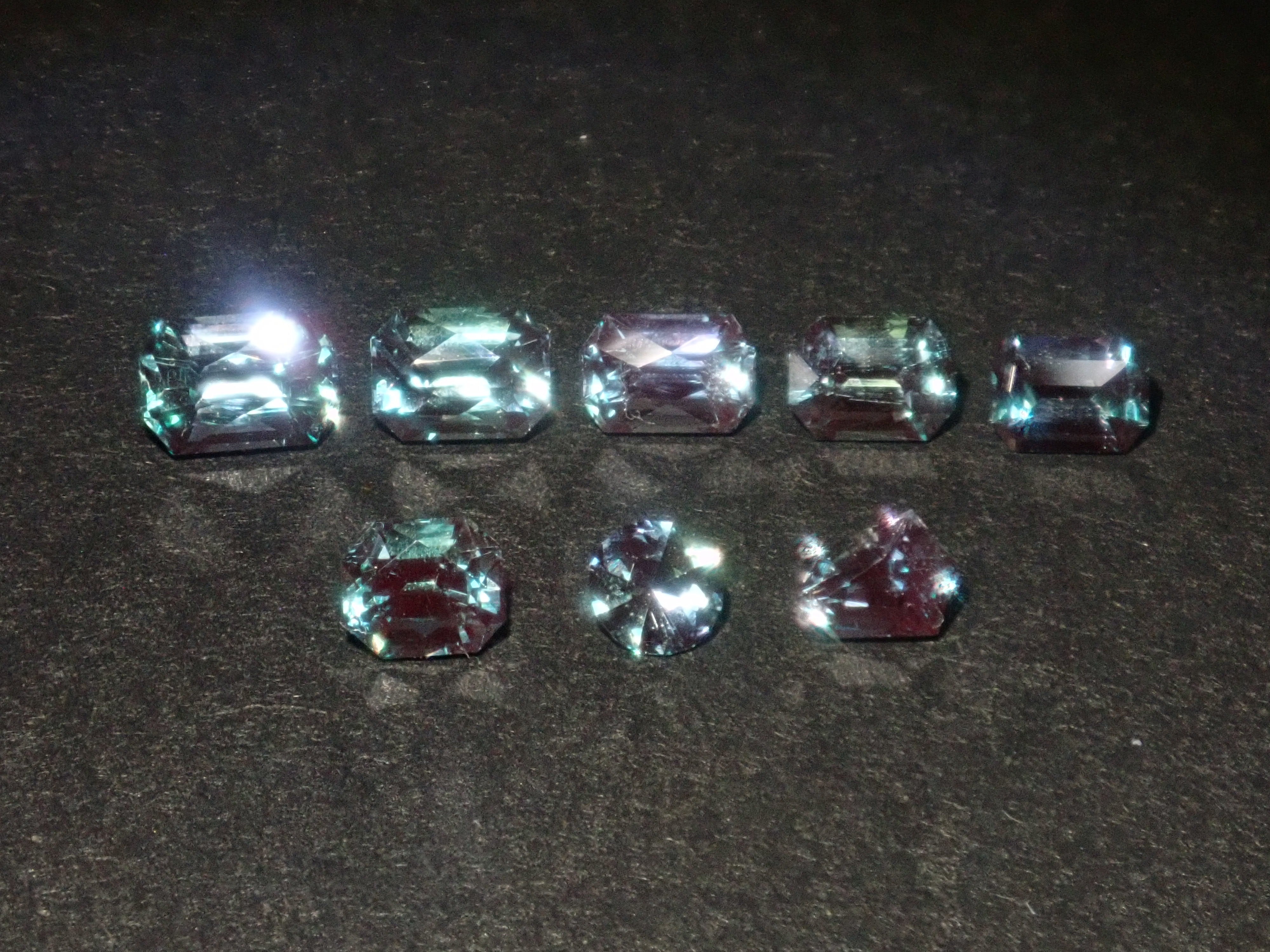 【11/8 22時販売】《限定8石》合成アレキサンドライト1石ルース（サンジェ氏のカスタムカット,シールドカット,オクタゴナルカットなど)《複数購入割引有》