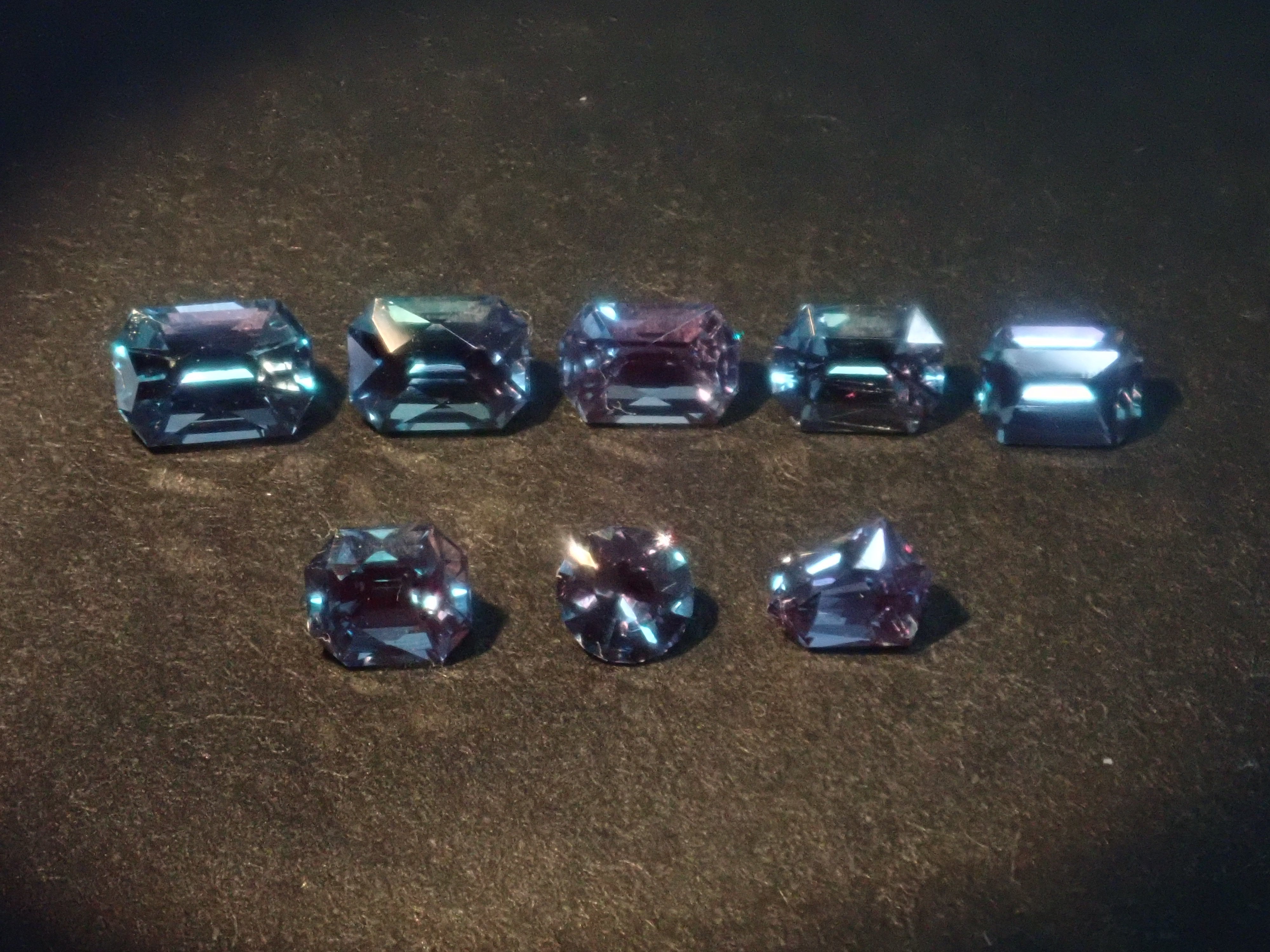 【11/8 22時販売】《限定8石》合成アレキサンドライト1石ルース（サンジェ氏のカスタムカット,シールドカット,オクタゴナルカットなど)《複数購入割引有》