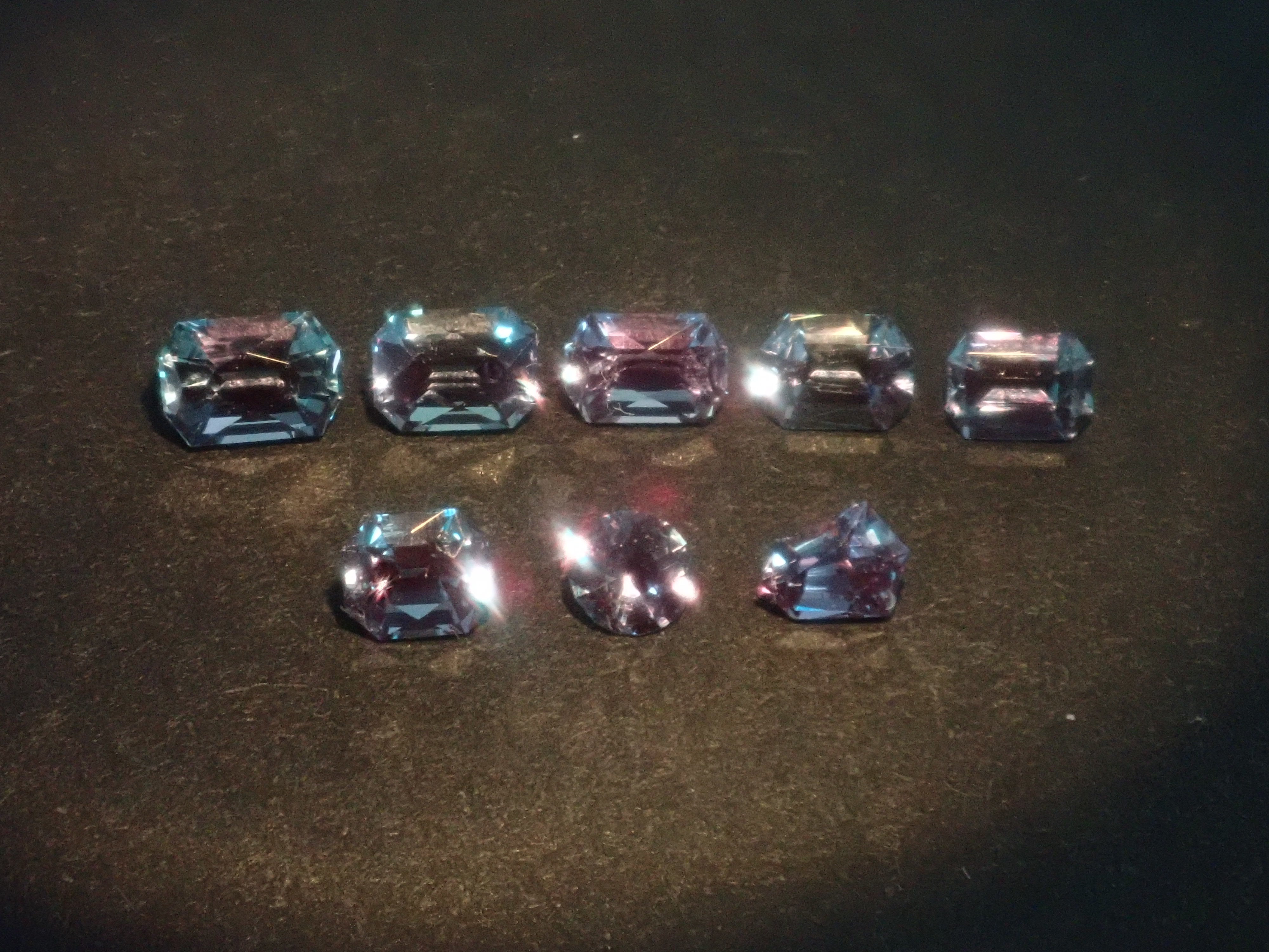 【11/8 22時販売】《限定8石》合成アレキサンドライト1石ルース（サンジェ氏のカスタムカット,シールドカット,オクタゴナルカットなど)《複数購入割引有》