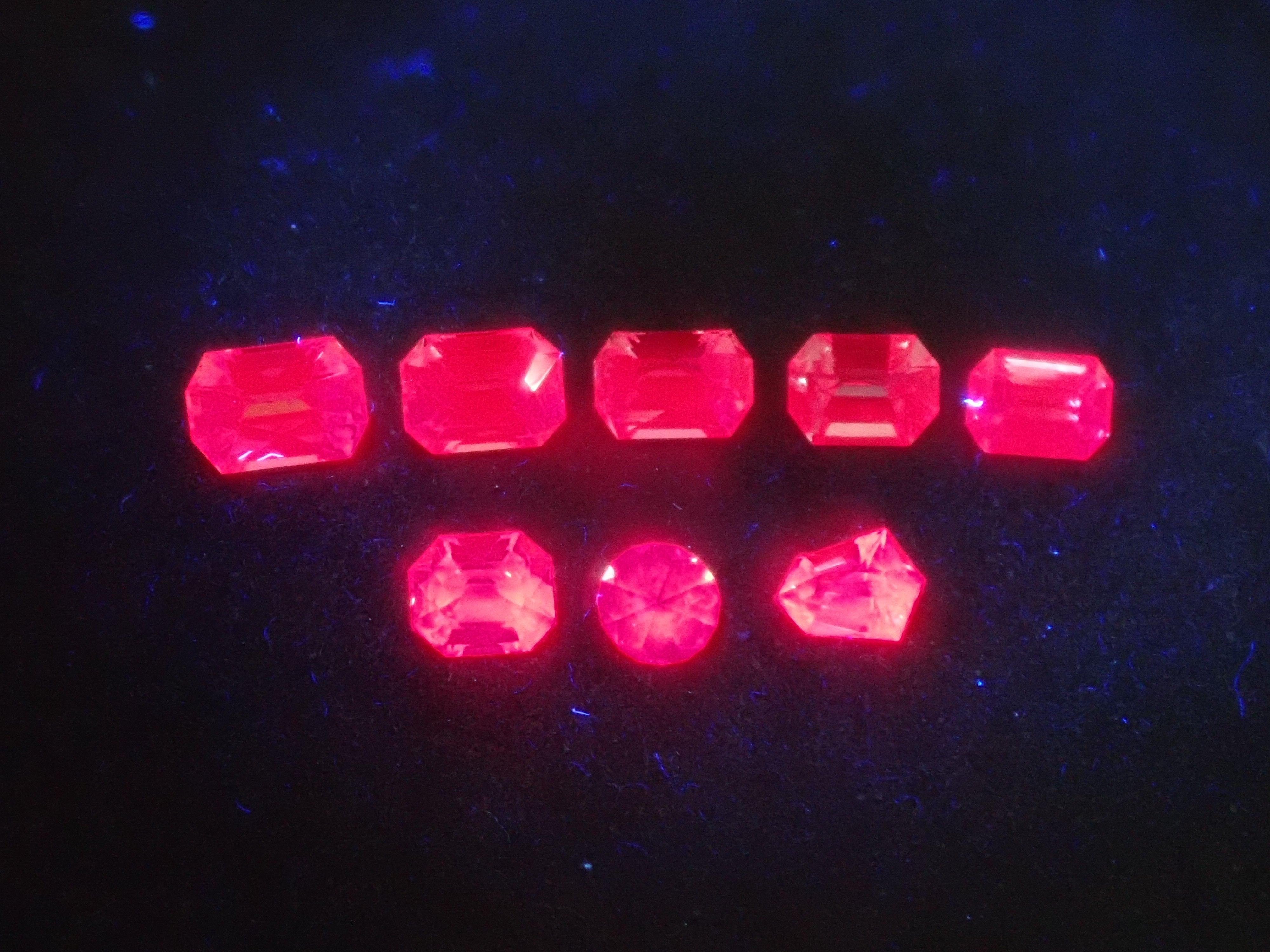 【11/8 22時販売】《限定8石》合成アレキサンドライト1石ルース（サンジェ氏のカスタムカット,シールドカット,オクタゴナルカットなど)《複数購入割引有》