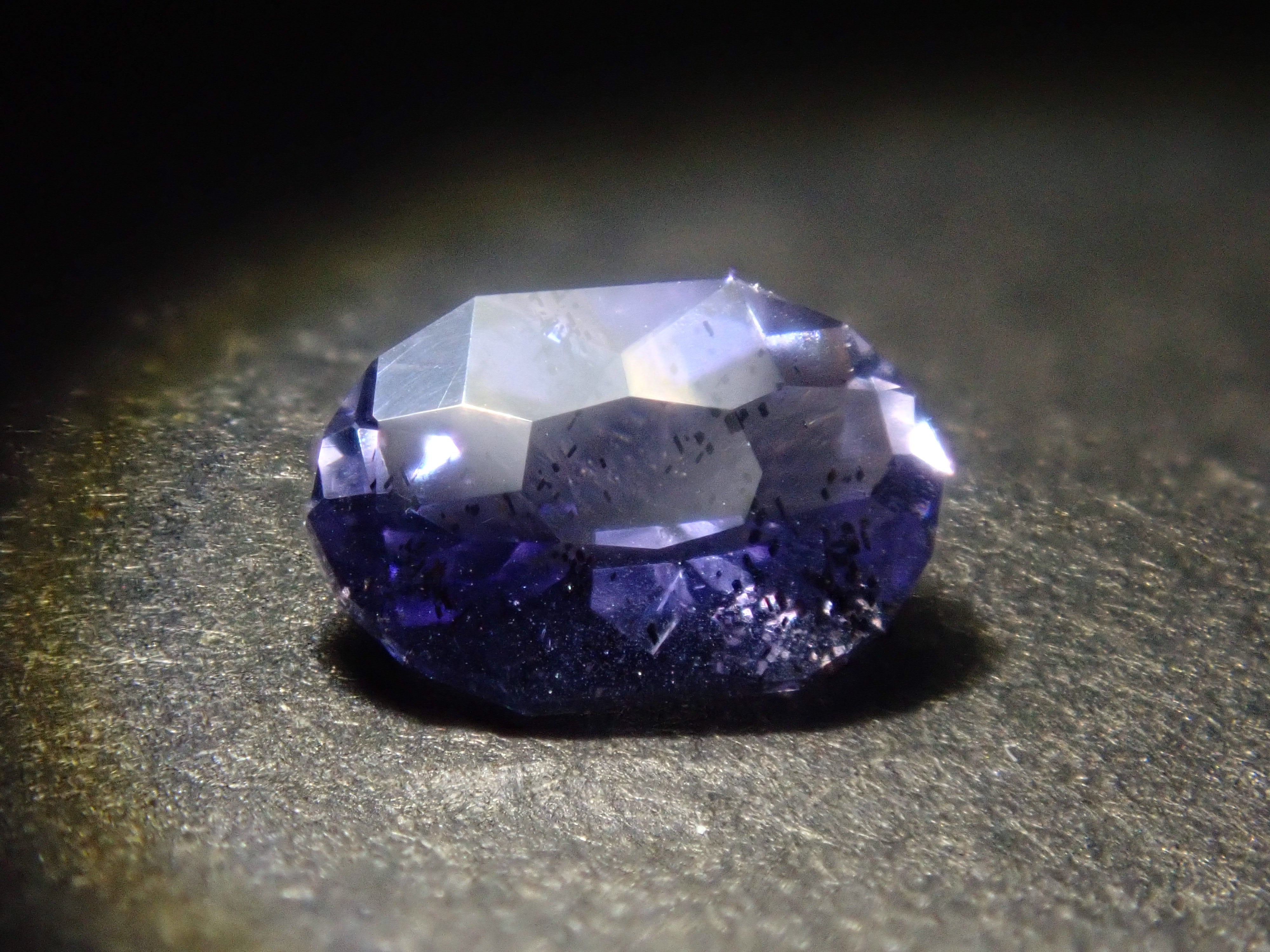 【11/8 22時販売】《限定7石》インド産アイオライトサンストーン1石ルース (サンジェ氏のカスタムカット) 《複数購入割引有》　