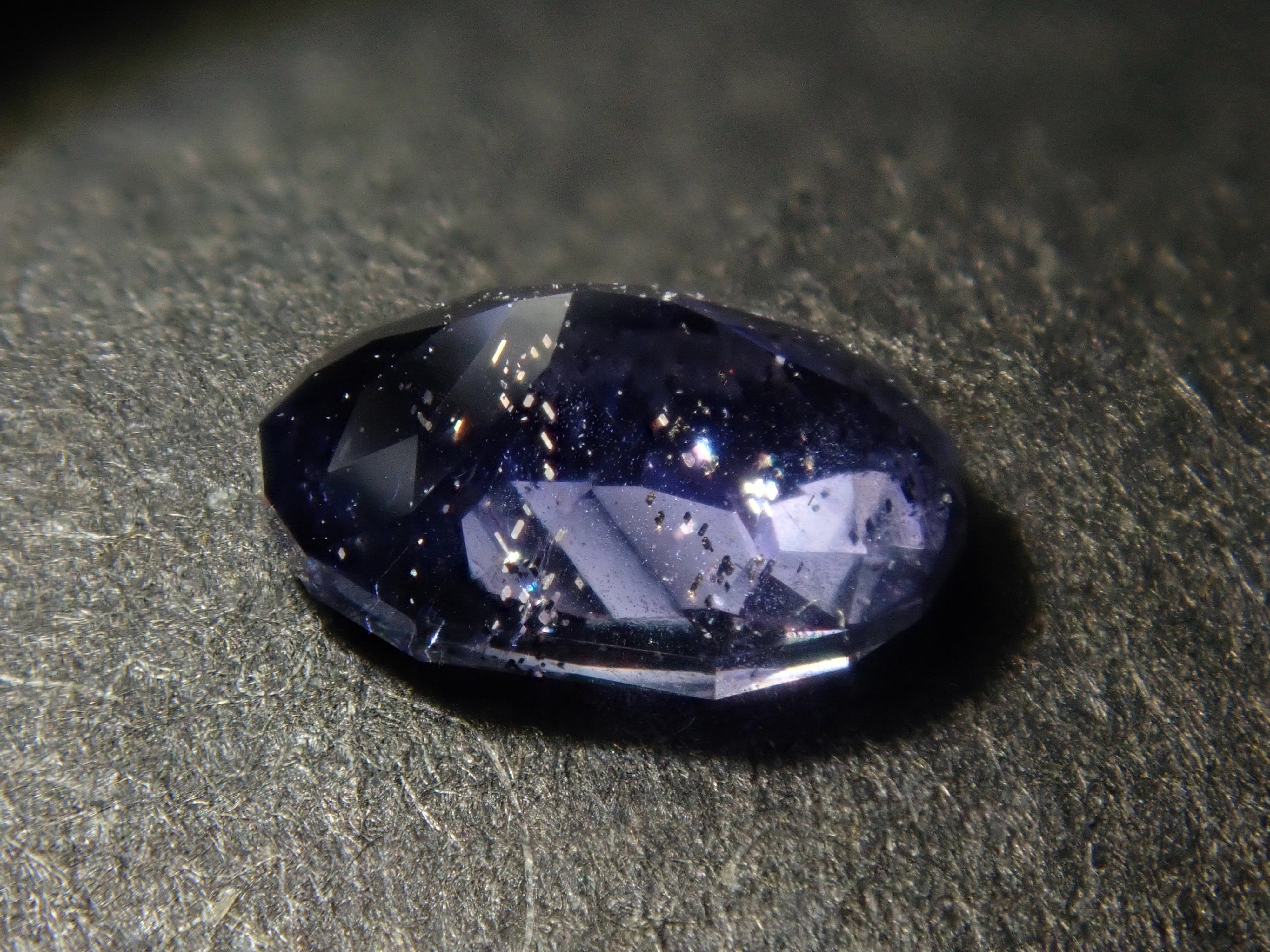 【11/8 22時販売】《限定7石》インド産アイオライトサンストーン1石ルース (サンジェ氏のカスタムカット) 《複数購入割引有》　