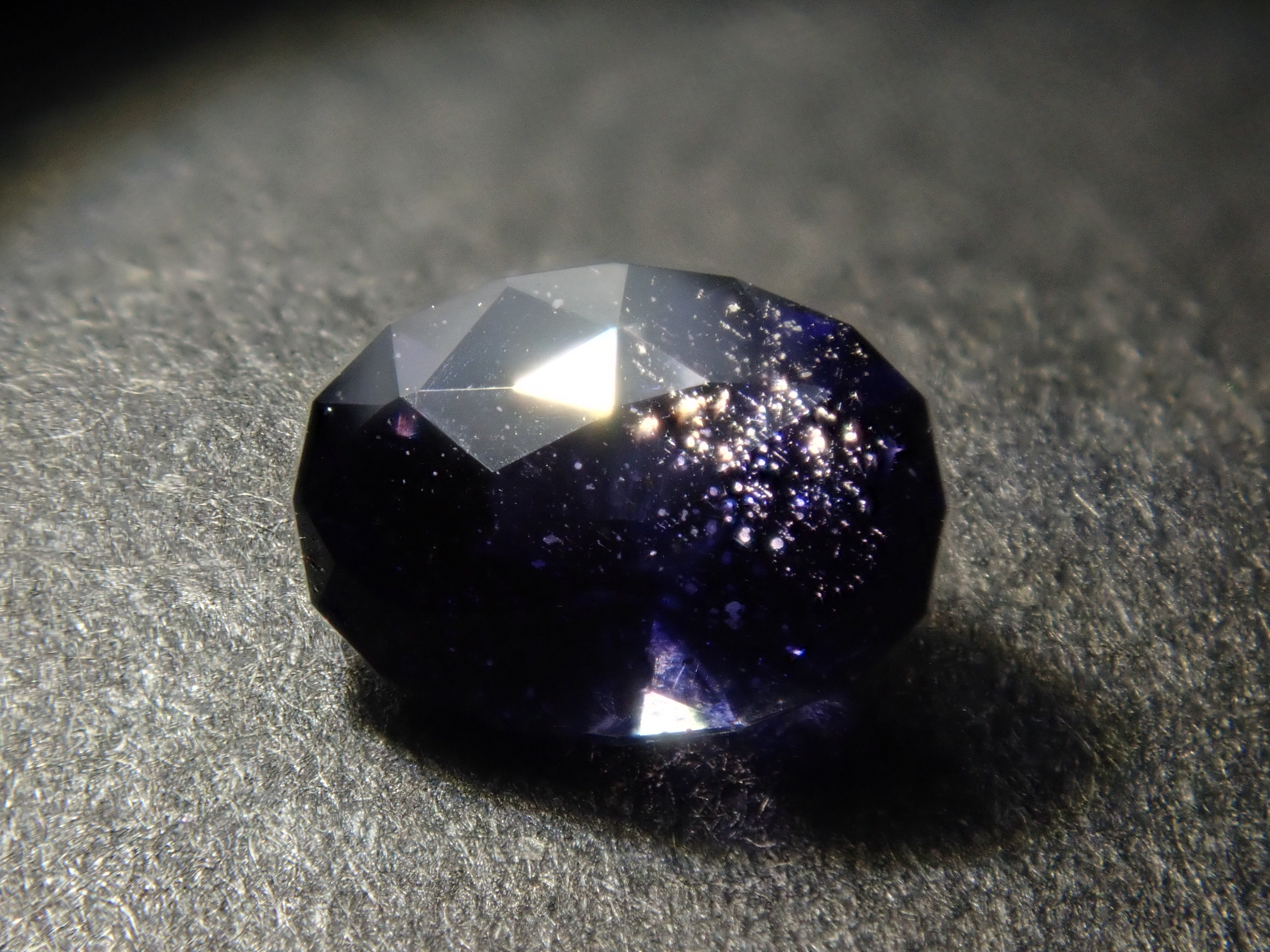 インド産アイオライトサンストーン1石ルース (サンジェ氏の