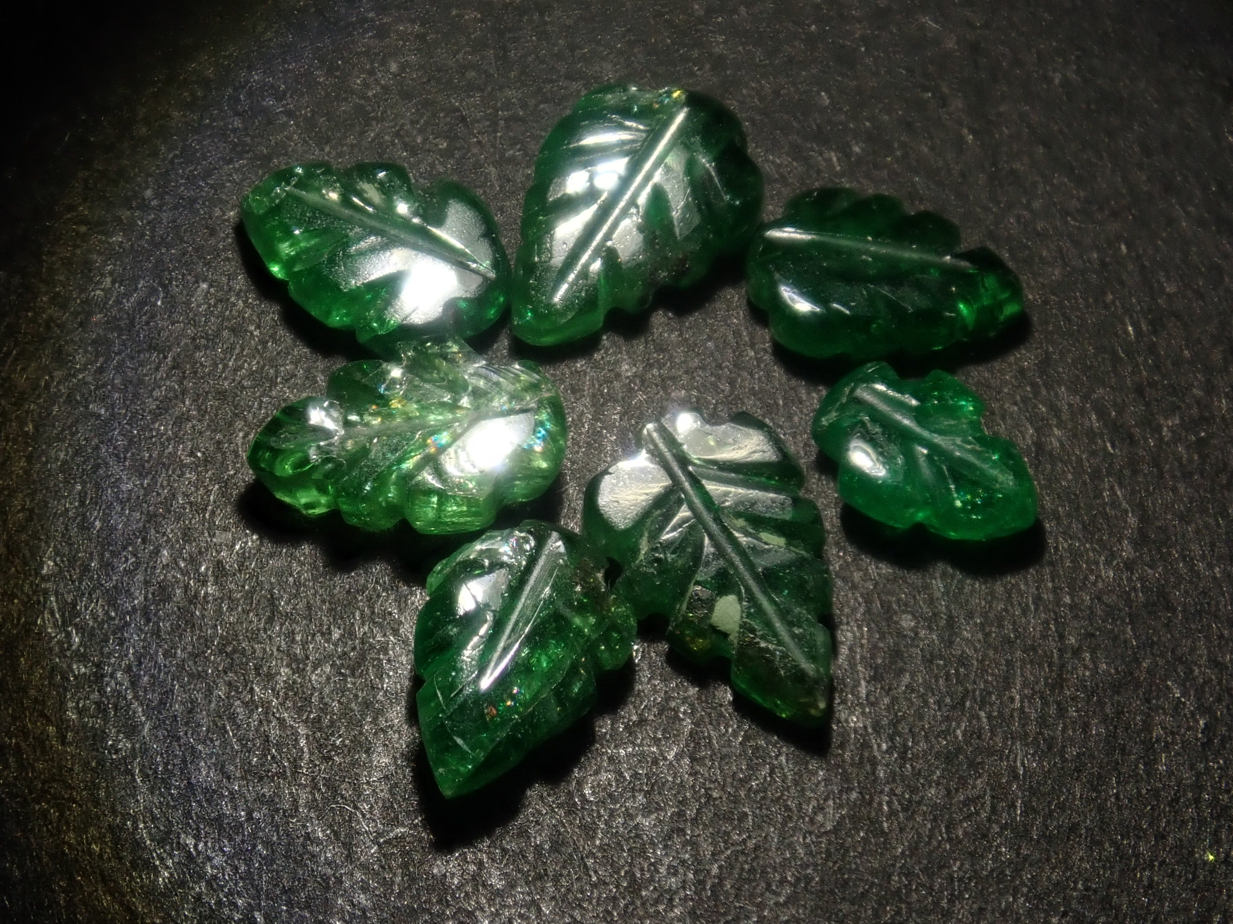 【11/8 22時販売】《限定9石》カービングガチャ（オパール、トルマリン、ツァボライトガーネット） 1石ルース《複数購入割引有》